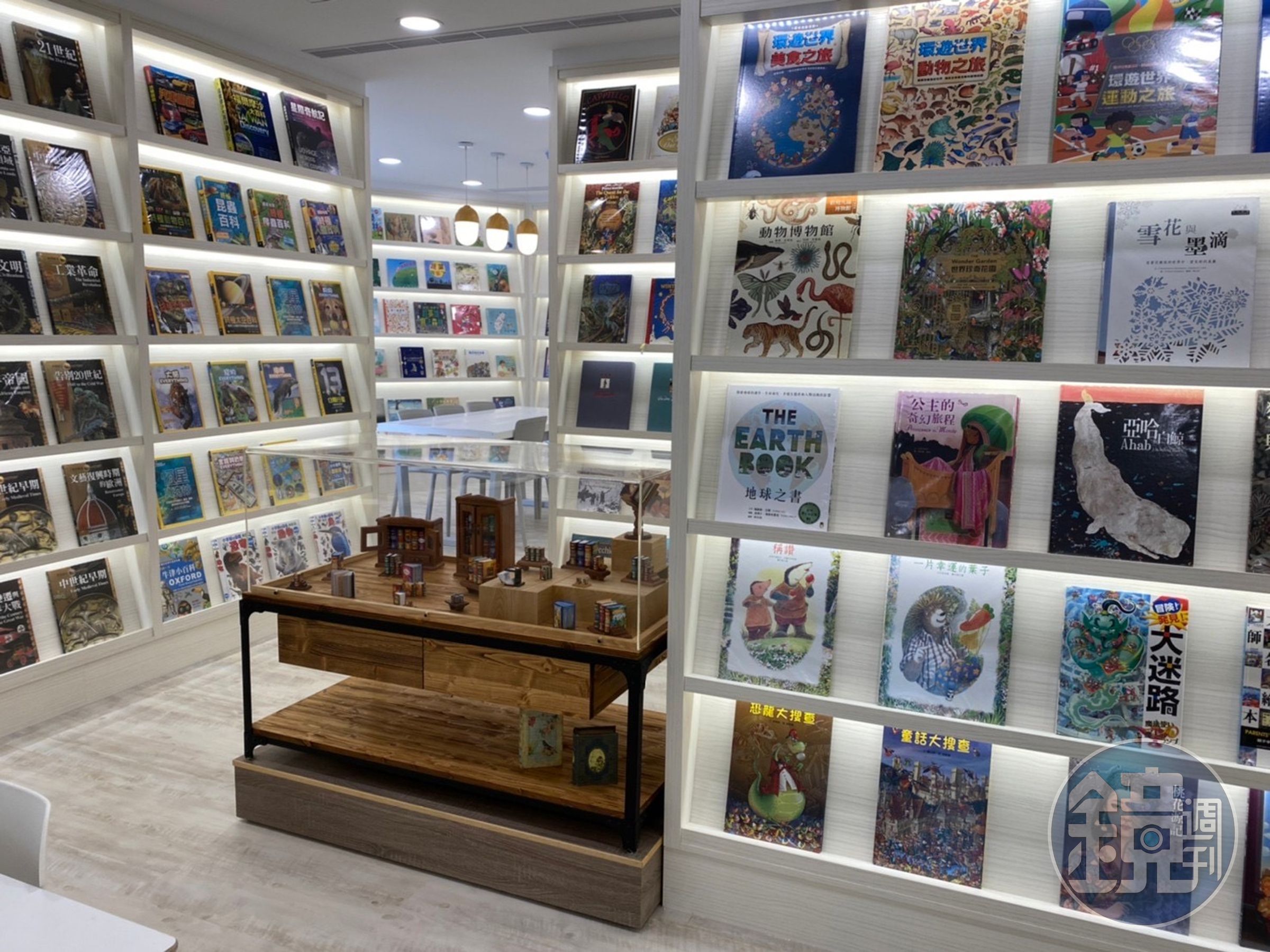 益品書屋台北館搬家了，進駐淡水後，空間比以前更大。（益品書屋提供）