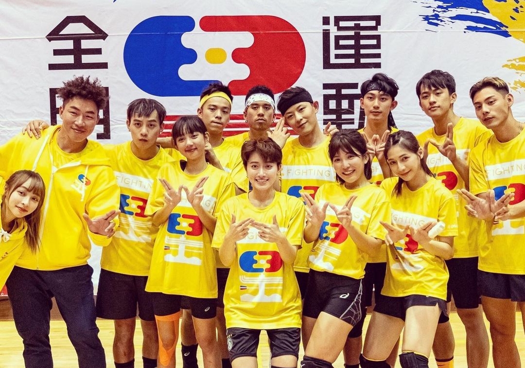 對於《全明星》霸凌、宮鬥一案，傳言中的受害者林玉書說話了，並附上黃隊合照。（翻攝林玉書IG ）