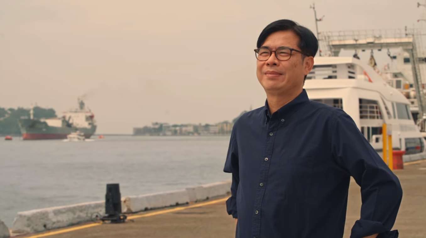 陳其邁最新競選影片曝光，他在影片中向高雄市民暖心告白「我堅信，無論有沒有支持過我，都是我要服務的市民！」（翻攝自陳其邁臉書）