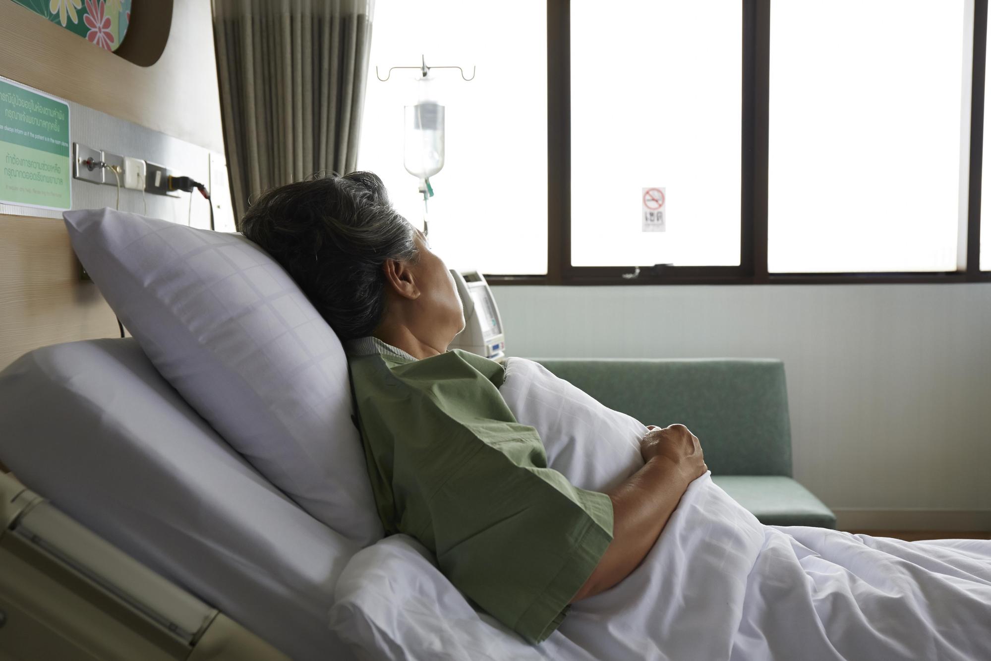 法國一名77歲老婦人因手術不斷遭推遲,竟空腹8天活活餓死。(示意圖,xframe)