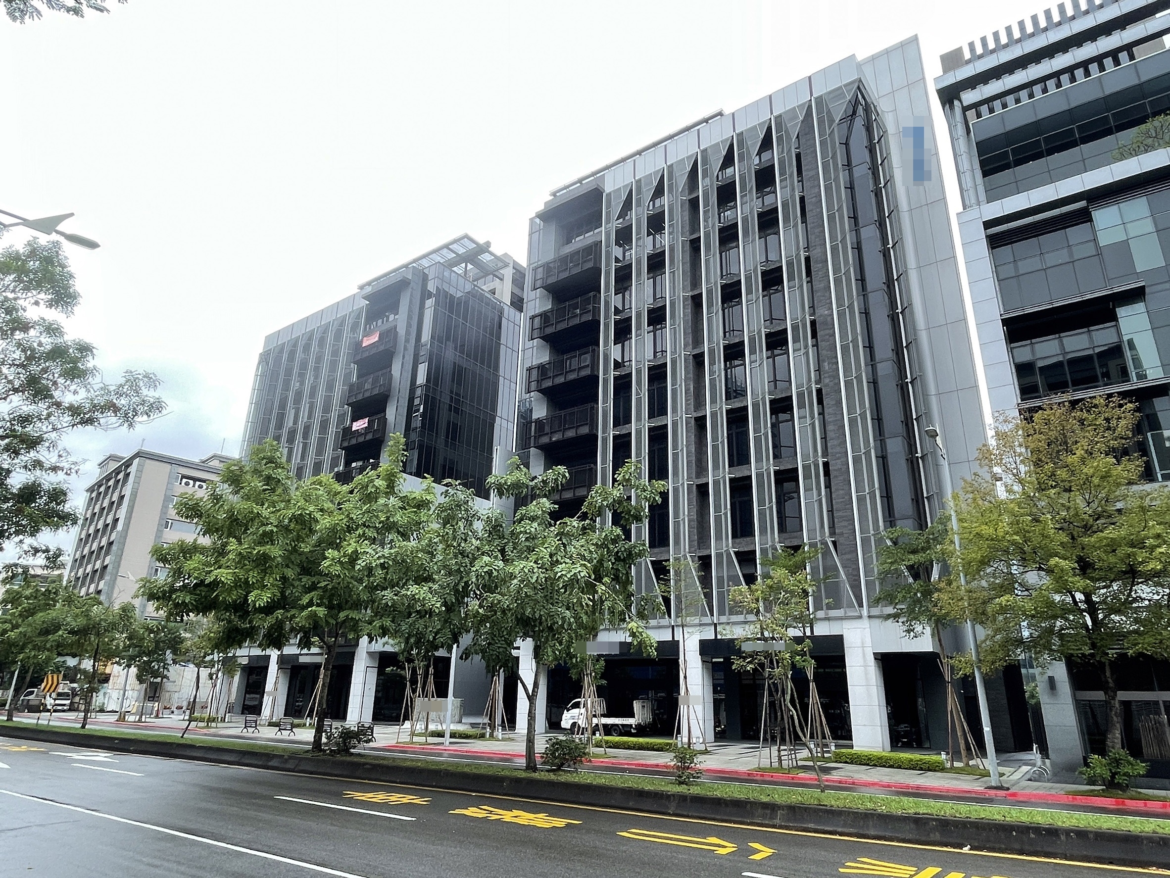 本刊掌握，這些業者在更隱密的內湖區行善路與行愛路又成立2家會館。