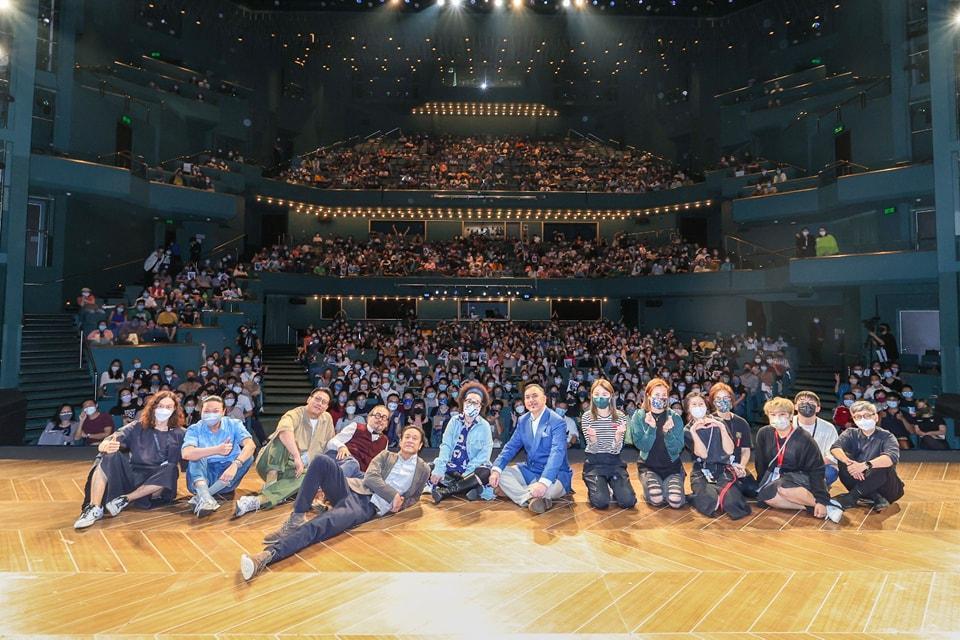 13號才忙完香港的舞台劇演出，2天後黃秋生就飛來台灣參加金馬獎。（翻攝自黃秋生臉書）