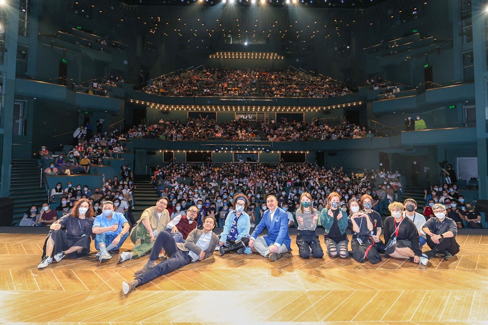 13號才忙完香港的舞台劇演出,2天後黃秋生就飛來台灣參加金馬獎。(翻攝自黃秋生臉書)