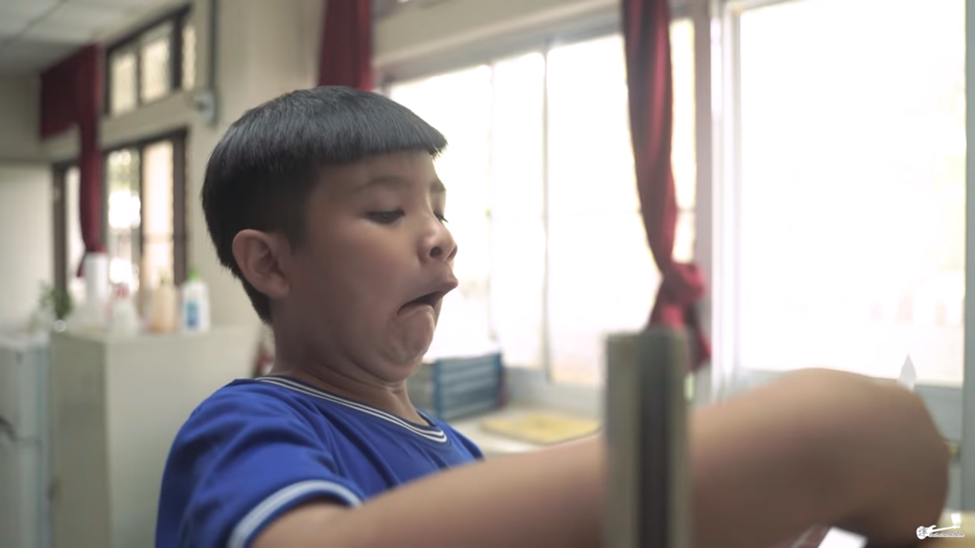 高雄山頂國小近日釋出運動會前導影片，男主角「大壯」可愛的模樣成功吸引一波人氣。（翻攝自高雄市山頂國小臉書）