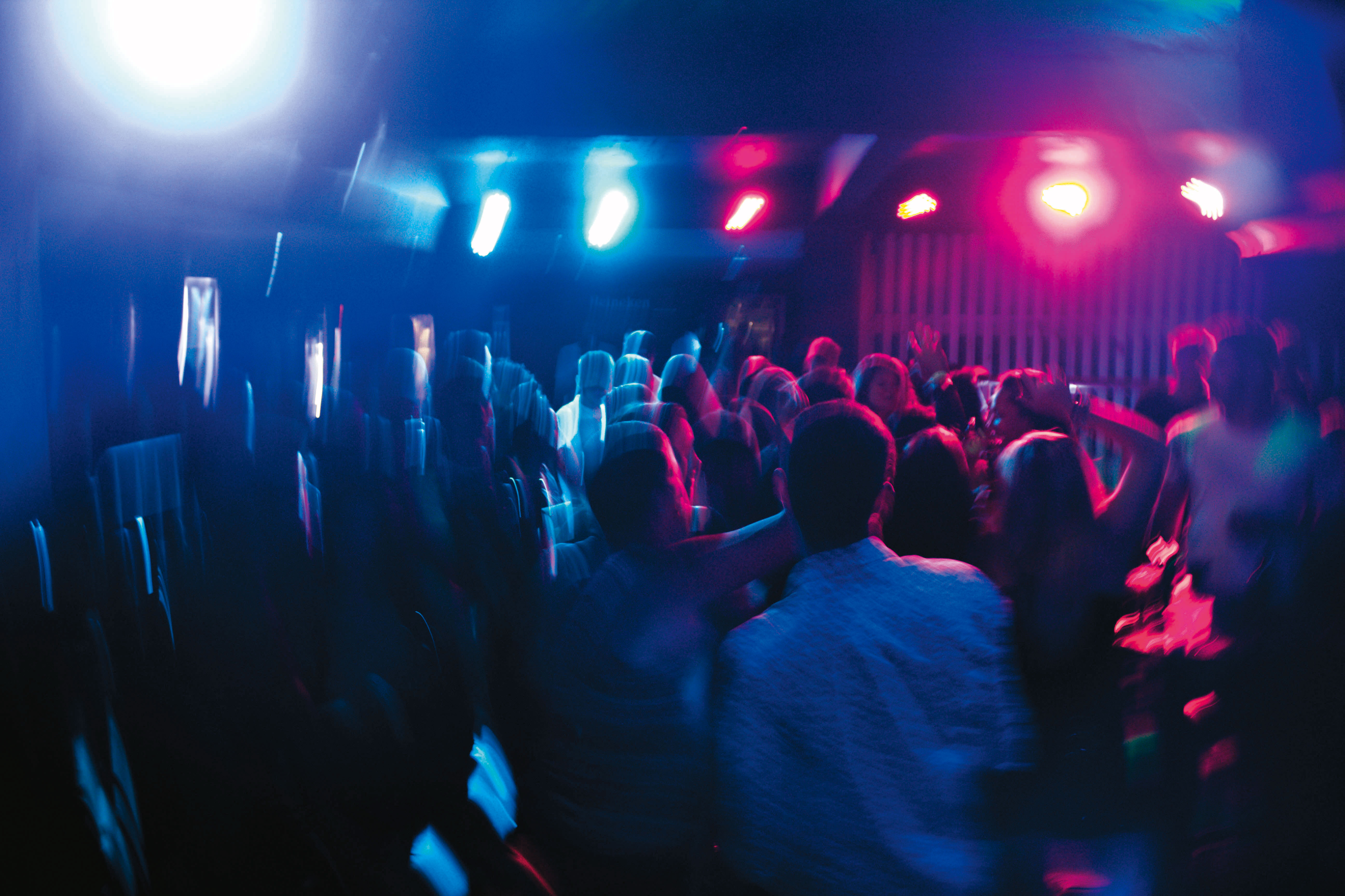 毒品的藥後世界，除了奇幻的迷茫感之外，有時反而是讓人感官變得更銳利、精神集中。嗑藥可以為了娛樂，有時則是為了工作與生活。（Pexels）