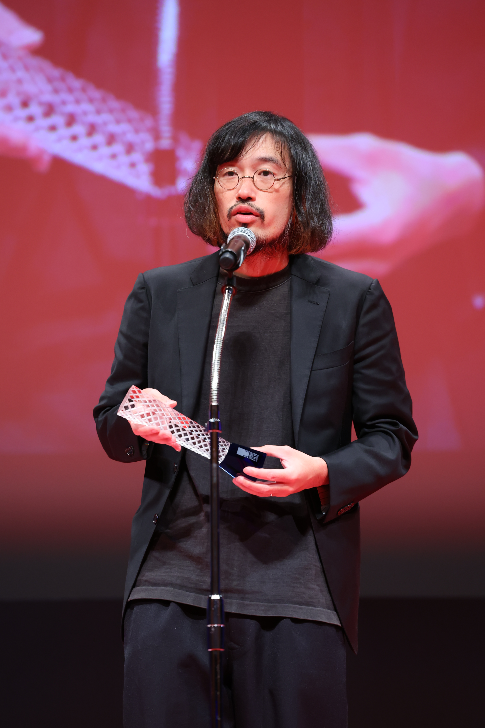 今泉力哉導演接下《在窗邊》企劃後,為稻垣吾郎量身訂做角色與故事。(東京國際影展提供)