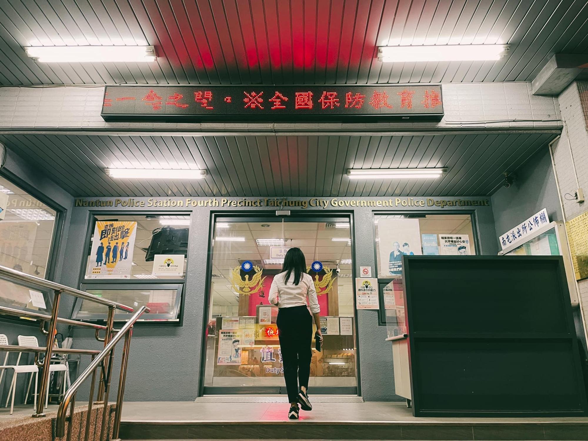 吳佩芸至南屯派出所報案並完成筆錄,隔天將到地檢署提出告訴。(翻攝自吳佩芸臉書)