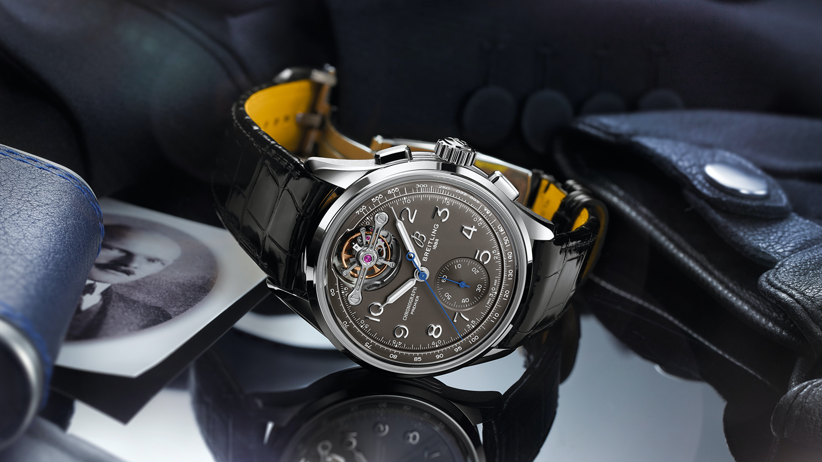 BREITLING Premier B21 Chronograph Tourbillon 42｜錶徑42mm／18K白金錶殼／時、分、小秒指示、計時碼錶功能、陀飛輪裝置／B21自動上鍊機芯／防水100米／定價NT$1,800,000（限量50只）