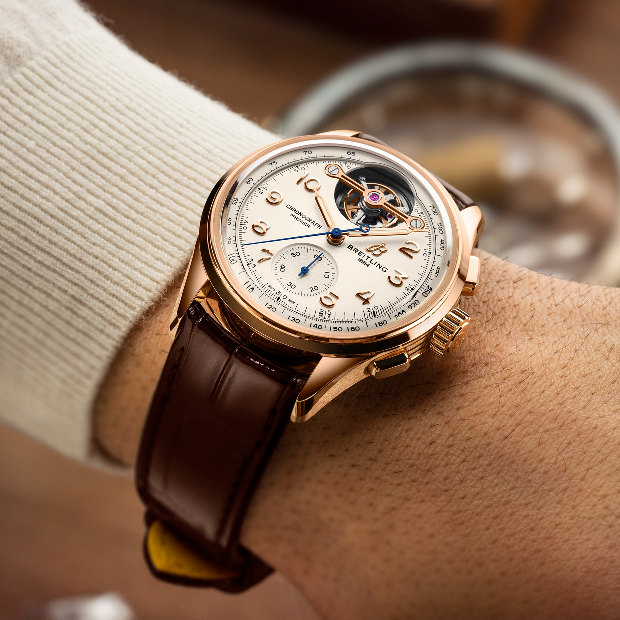 BREITLING Premier B21 Chronograph Tourbillon 42｜錶徑42mm／18K玫瑰金錶殼／時、分、小秒指示、計時碼錶功能、陀飛輪裝置／B21自動上鍊機芯／防水100米／定價NT$1,800,000（限量50只）