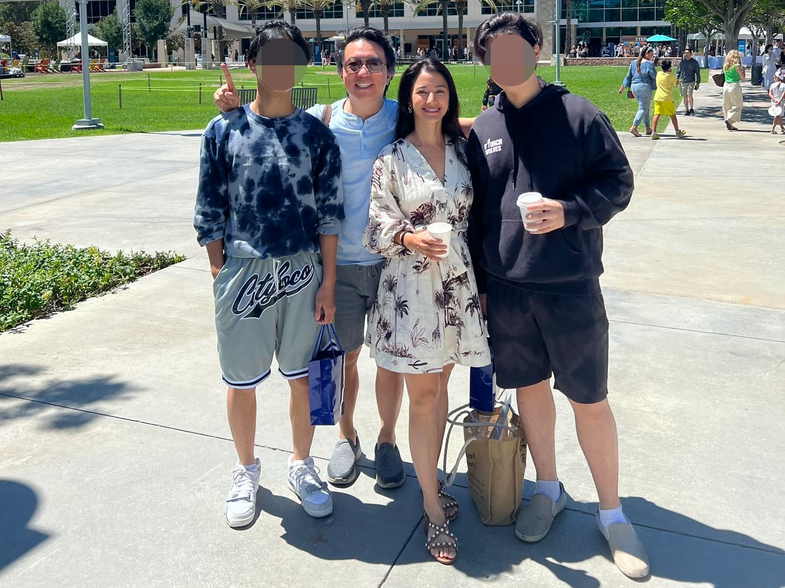 雖然「阿帕契姐」李蒨蓉自稱媽寶製造機，但最近對大、小兒子的求學過程、教育有了一番寶貴想法。（翻攝李蒨蓉臉書）