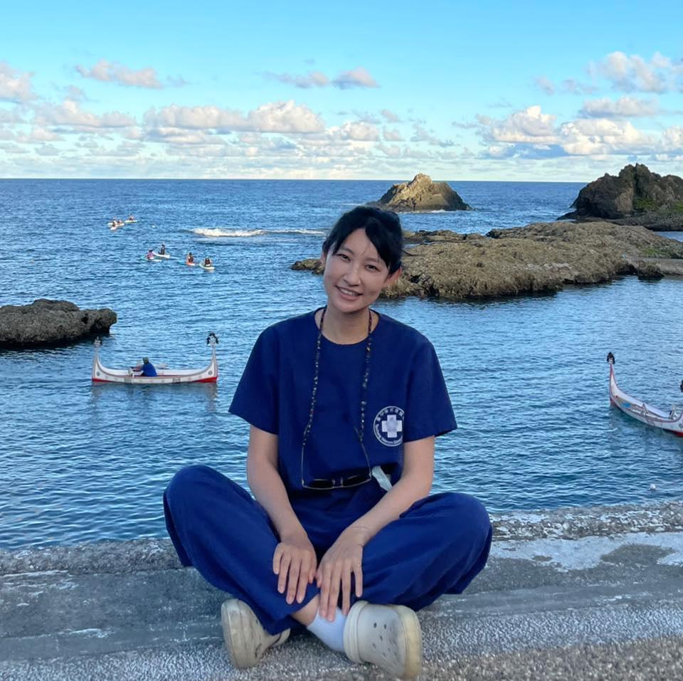 在蘭嶼服務3年的黃京葦目前在衛福部台東醫院服務。(翻攝自嶼上急醫黃京葦臉書)