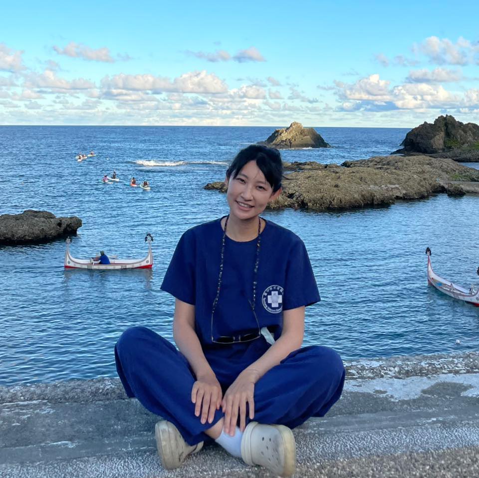 在蘭嶼服務3年的黃京葦目前在衛福部台東醫院服務。(翻攝自嶼上急醫黃京葦臉書)