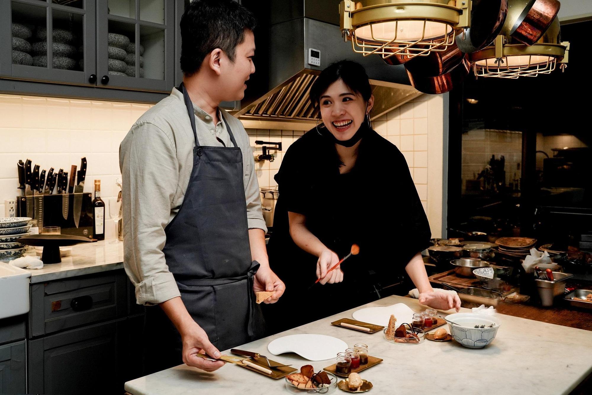主廚歐俊辰與食物設計師袁采楓首次合作，以各自專業領域，激盪出美麗的火花。（可口創造提供）