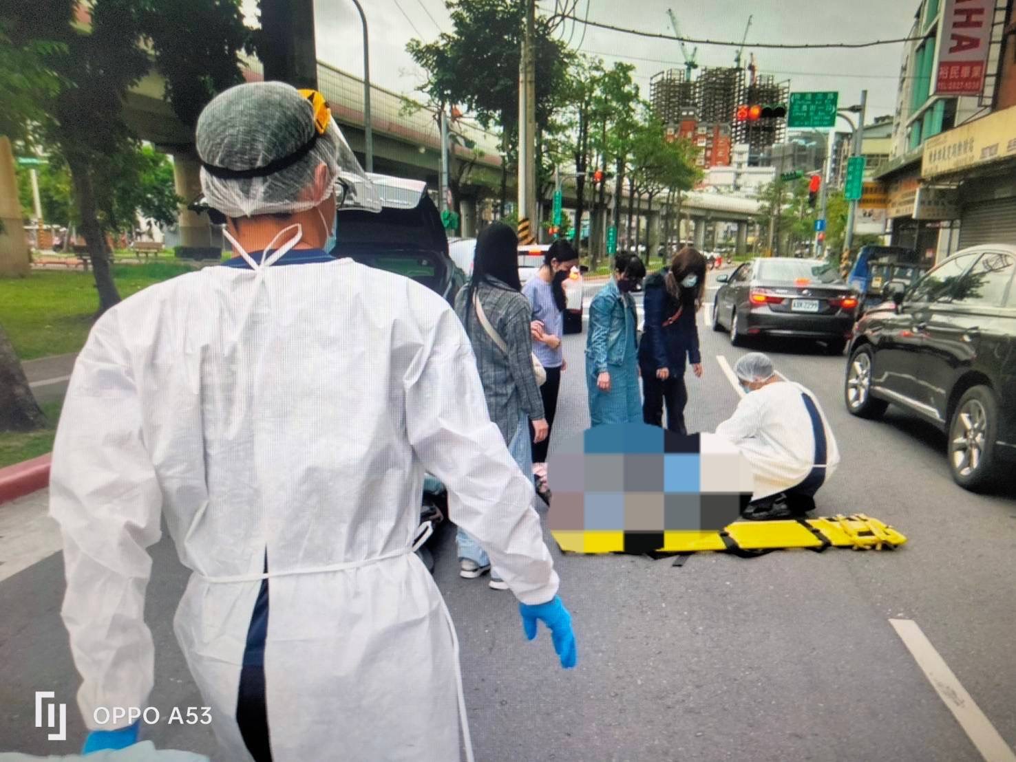 救護人員獲報到場，但林男已無生命跡象，送醫後仍宣告不治。（翻攝畫面）