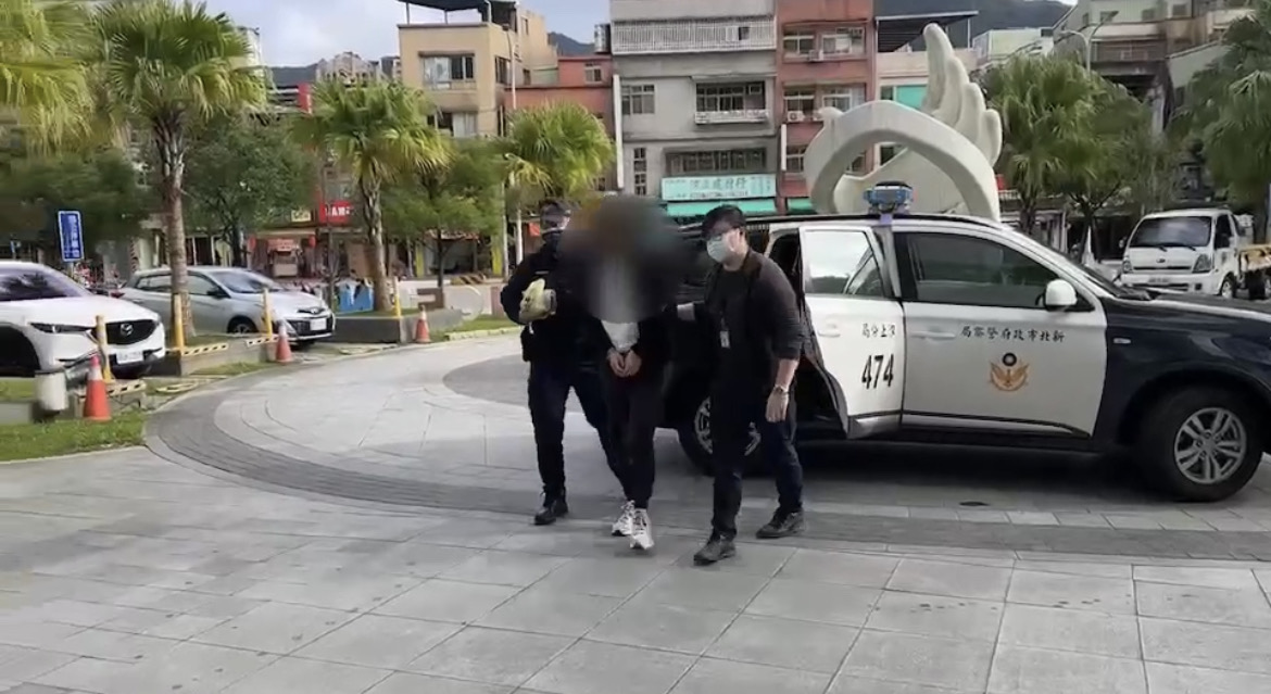 警方逮捕梁嫌帶回偵辦。（警方提供）