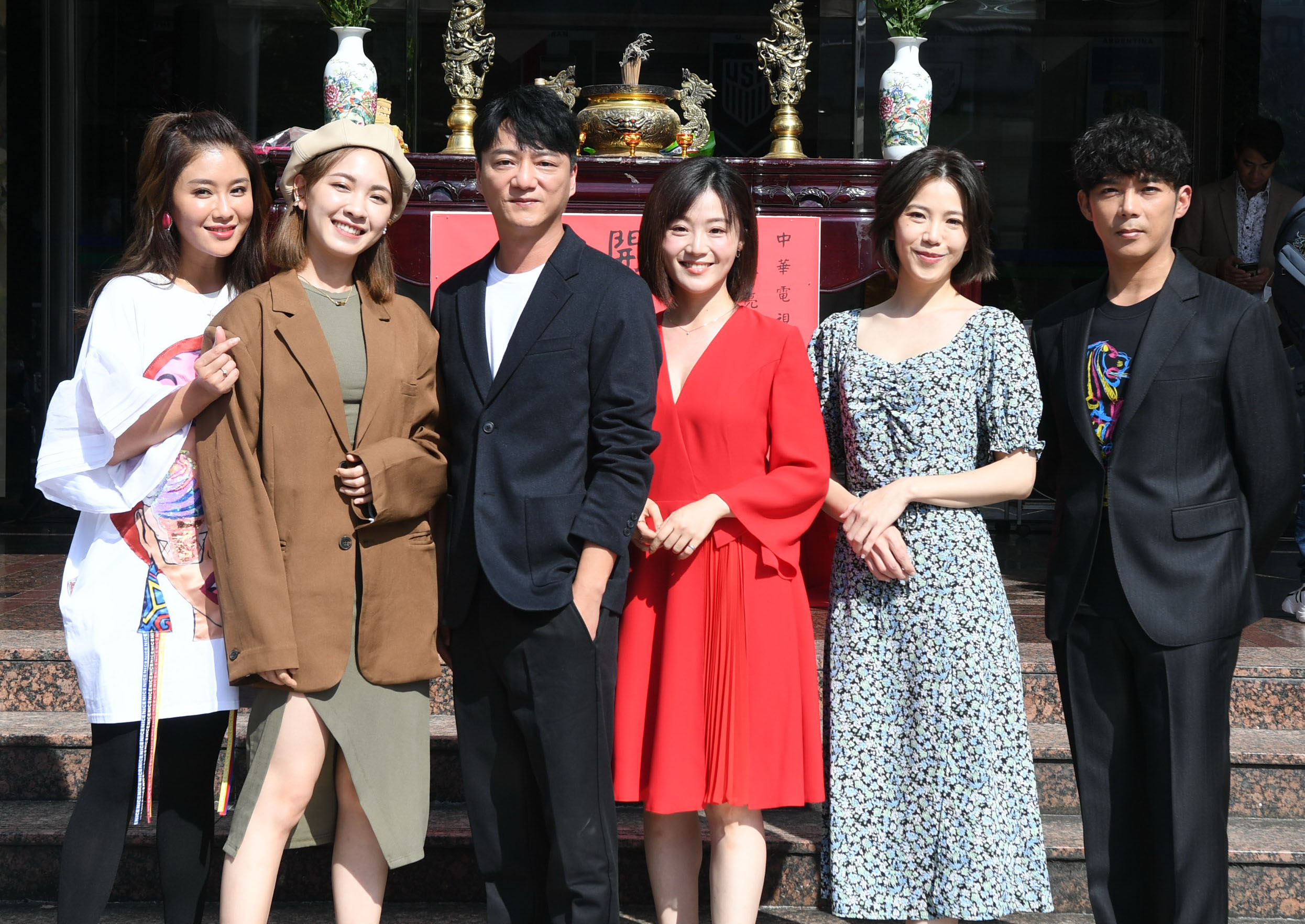 《欺妻49天》集結藍葦華、林玟誼、楊小黎、廖苡喬、葉家妤、陳子強等演員。（華視提供）