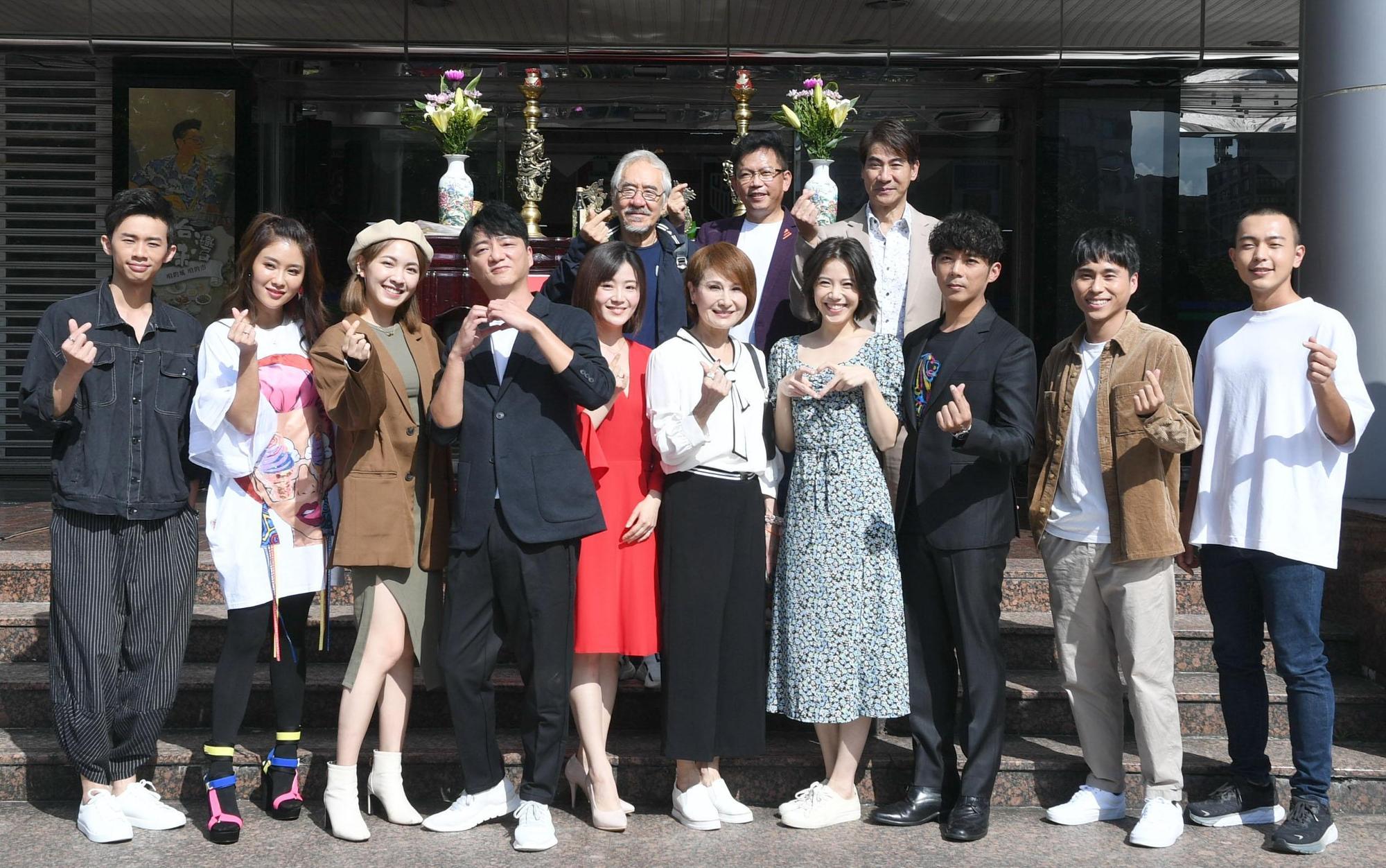 《欺妻49天》集結老中青三代演員，於今（18日）正式開鏡。（華視提供）