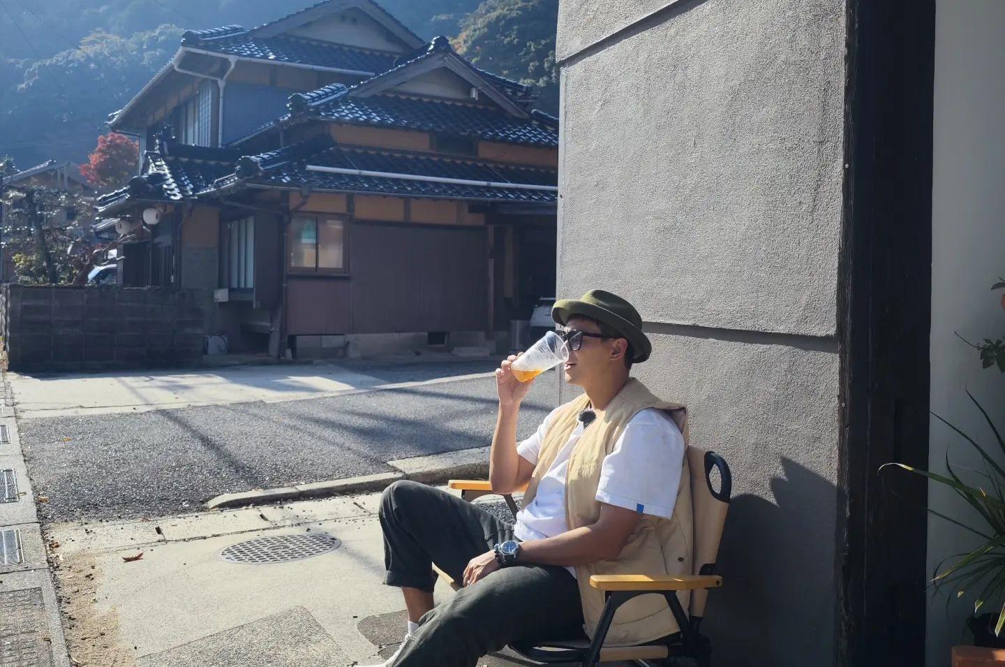 威廉近日才剛從日本返台，就接下職籃賽事主持人重任。（翻攝自廖威廉臉書）
