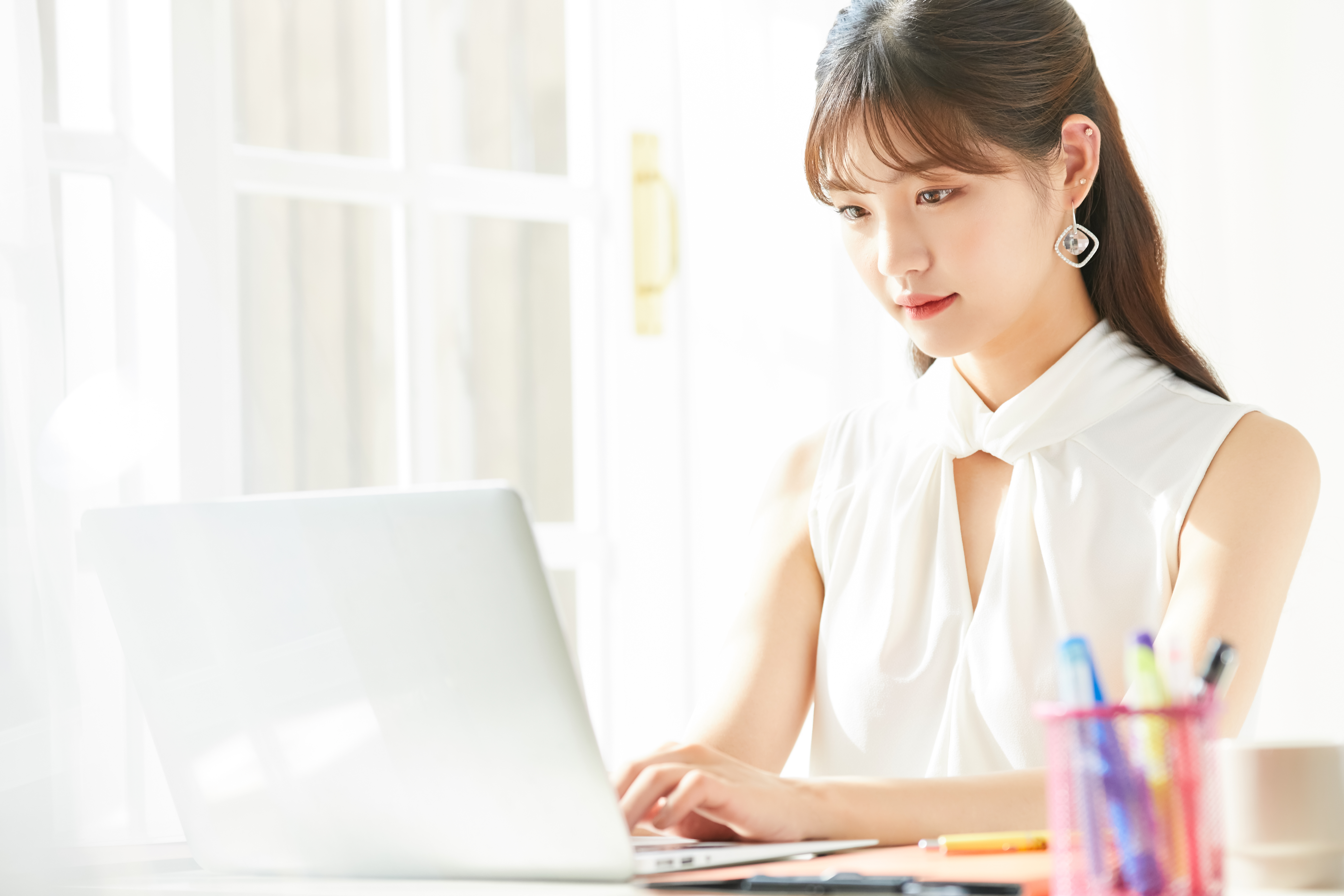 男業務兼差接單陪人妻玩遊戲，對方加碼出錢包養，兩人大玩電話性愛調情。（示意圖，photoAC）