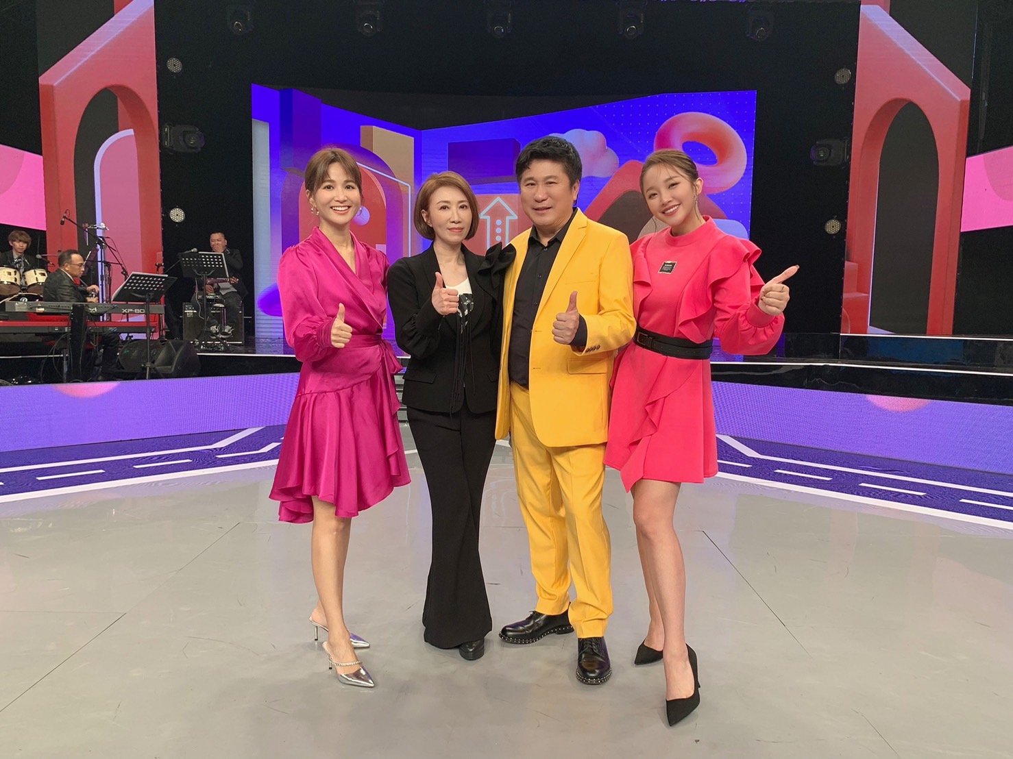 《最強綜藝秀》由綜藝天王胡瓜、吳怡霈以及賴慧如主持，最新一集找來李翊君當來賓。（民視提供）