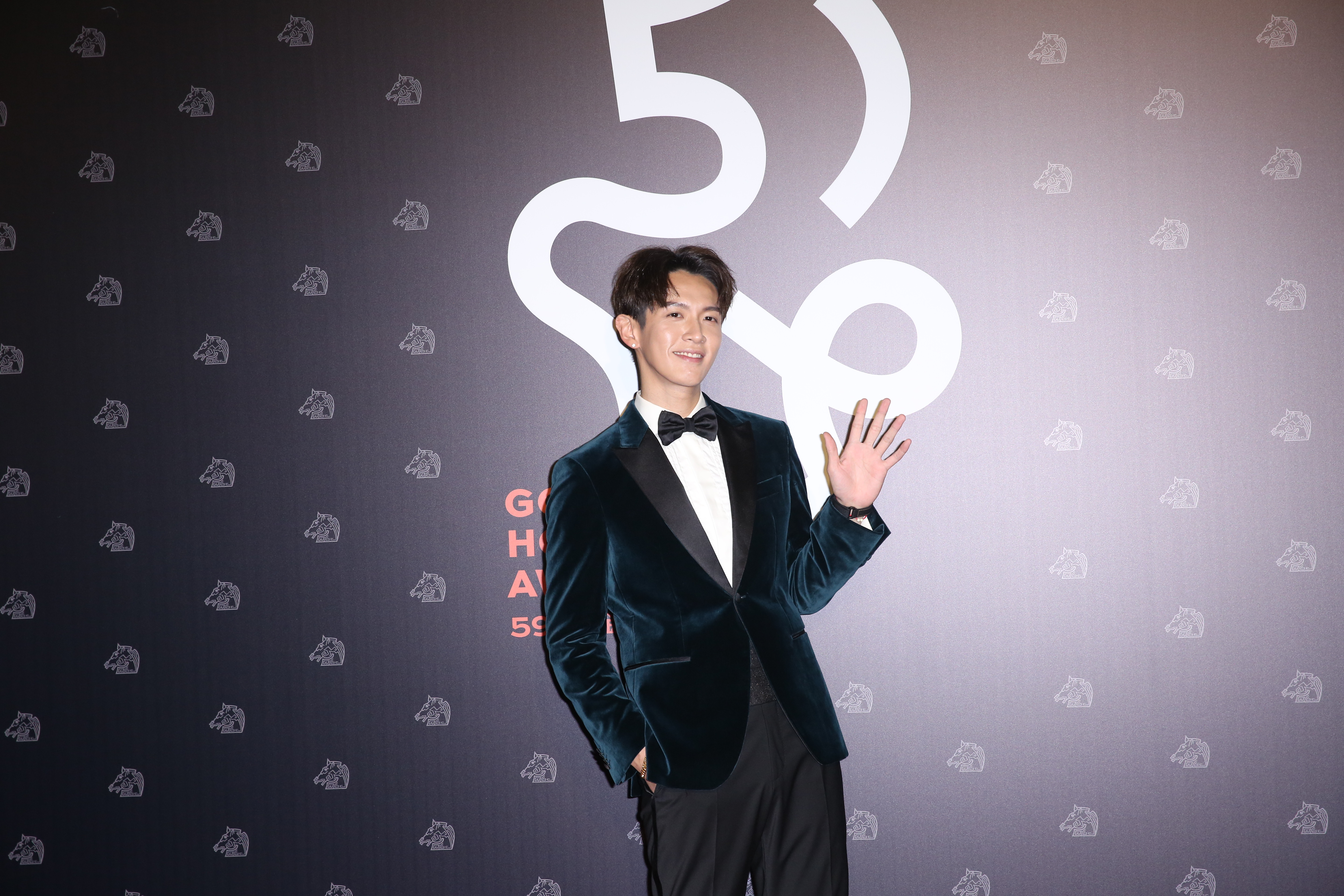 柯震東當了導演以後，果然就給人更正經的感覺。