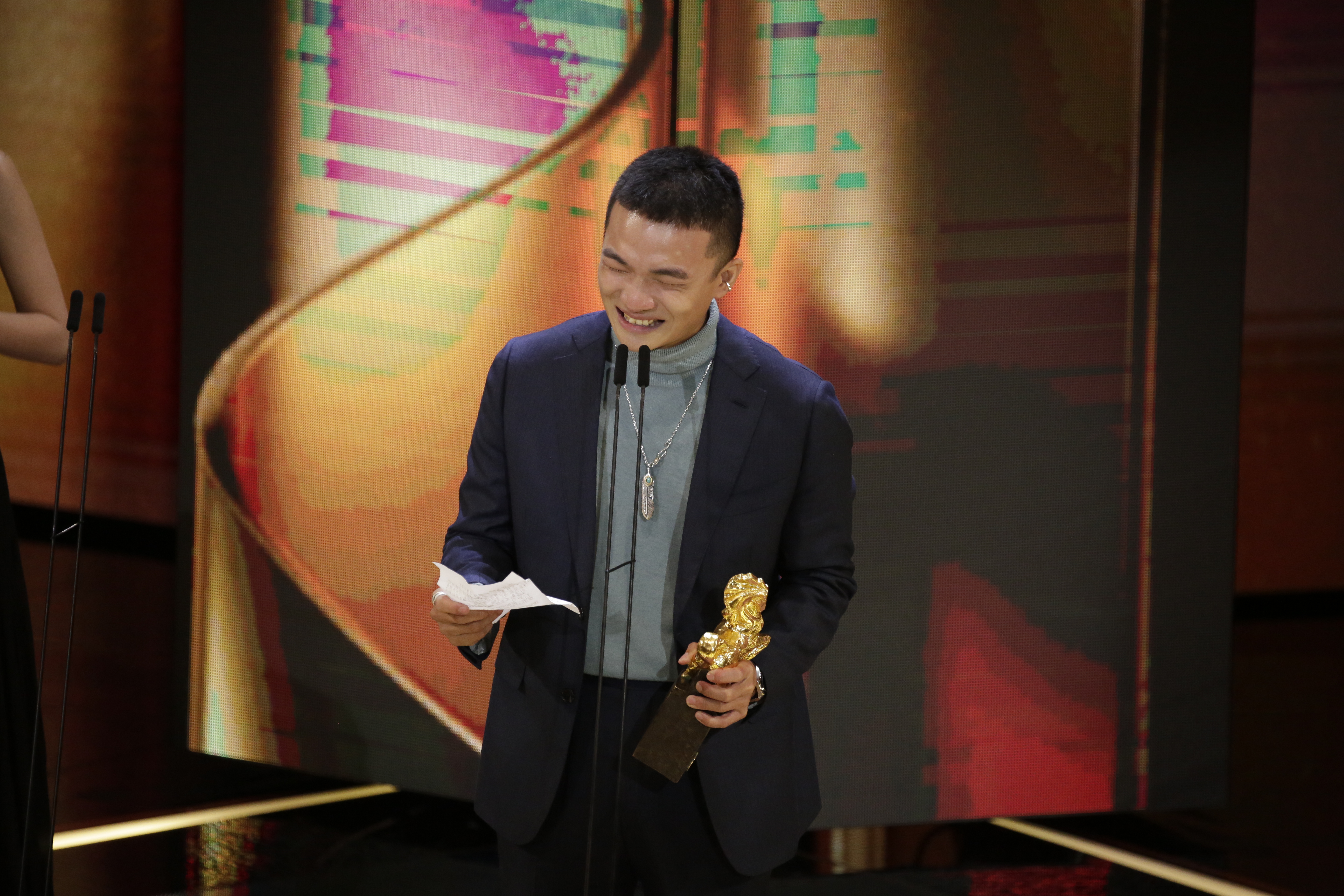 胡智強才24歲，入圍金馬新演員及男配角的他，獲知拿下新演員獎時眼中都是淚水。