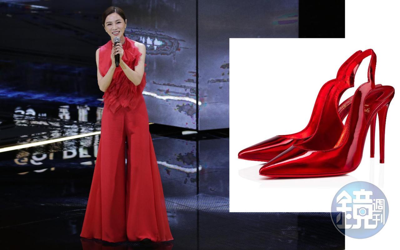 謝盈萱擔任金馬獎主持人,腳穿Christian Louboutin紅底鞋(NT$29,500)。