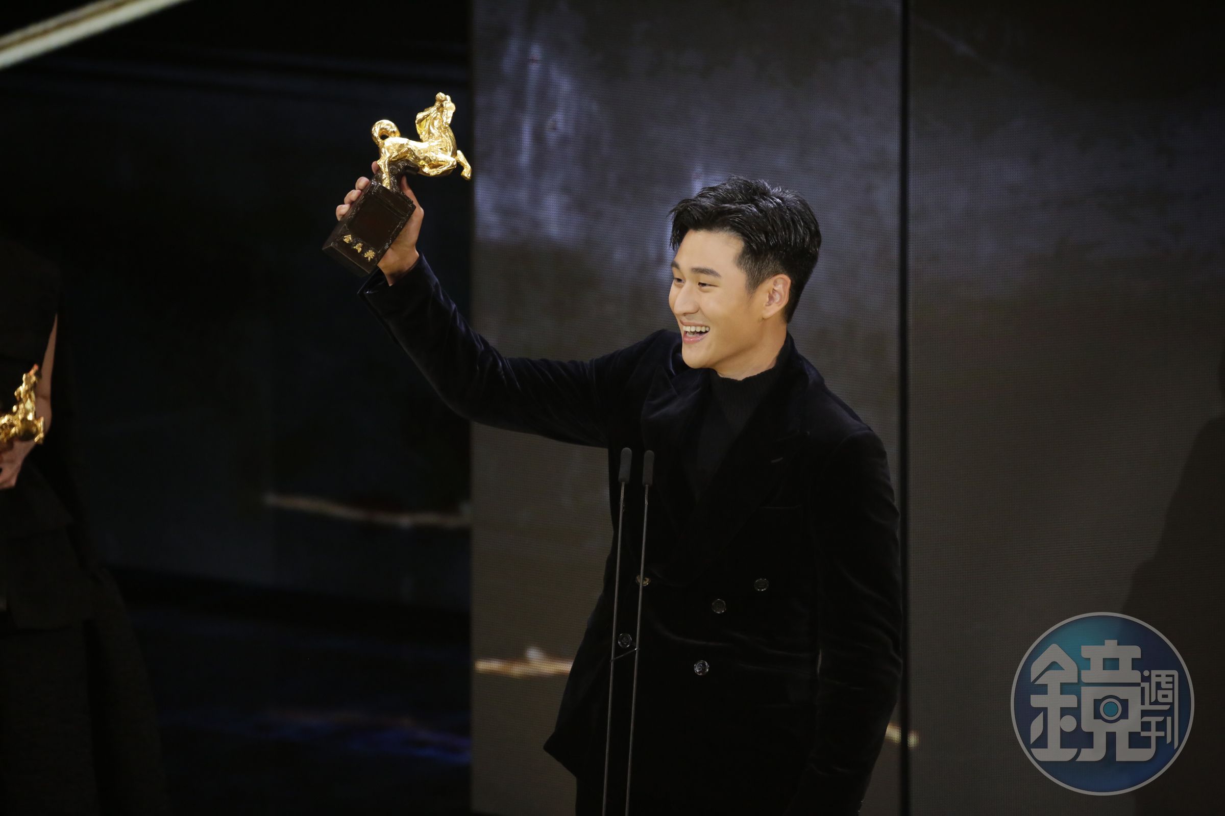 周興哲雖然在新演員獎槓龜，但抱回最佳原創電影歌曲，達成夢想。