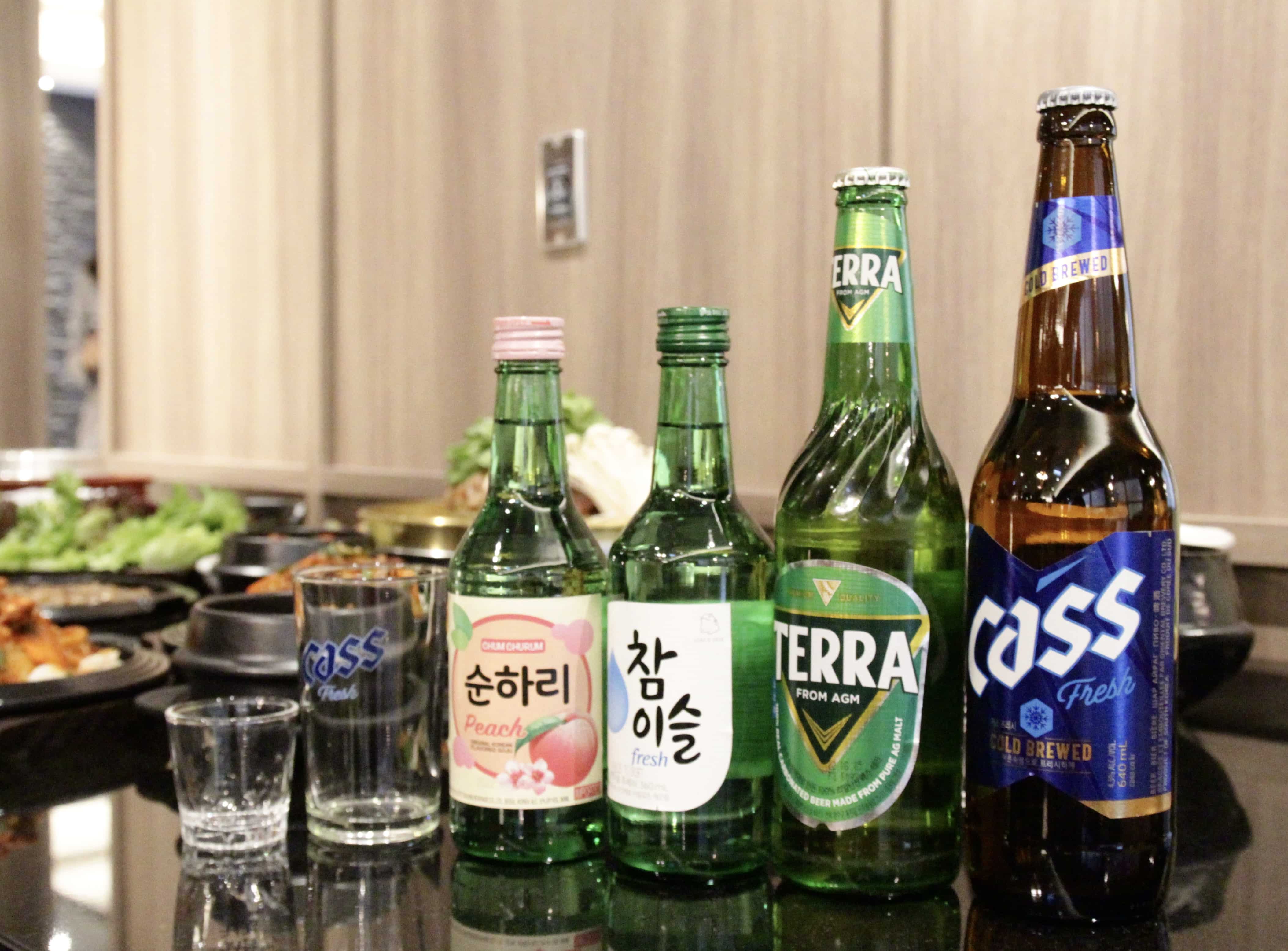 多款知名韓式燒酒、啤酒店內也有販售。