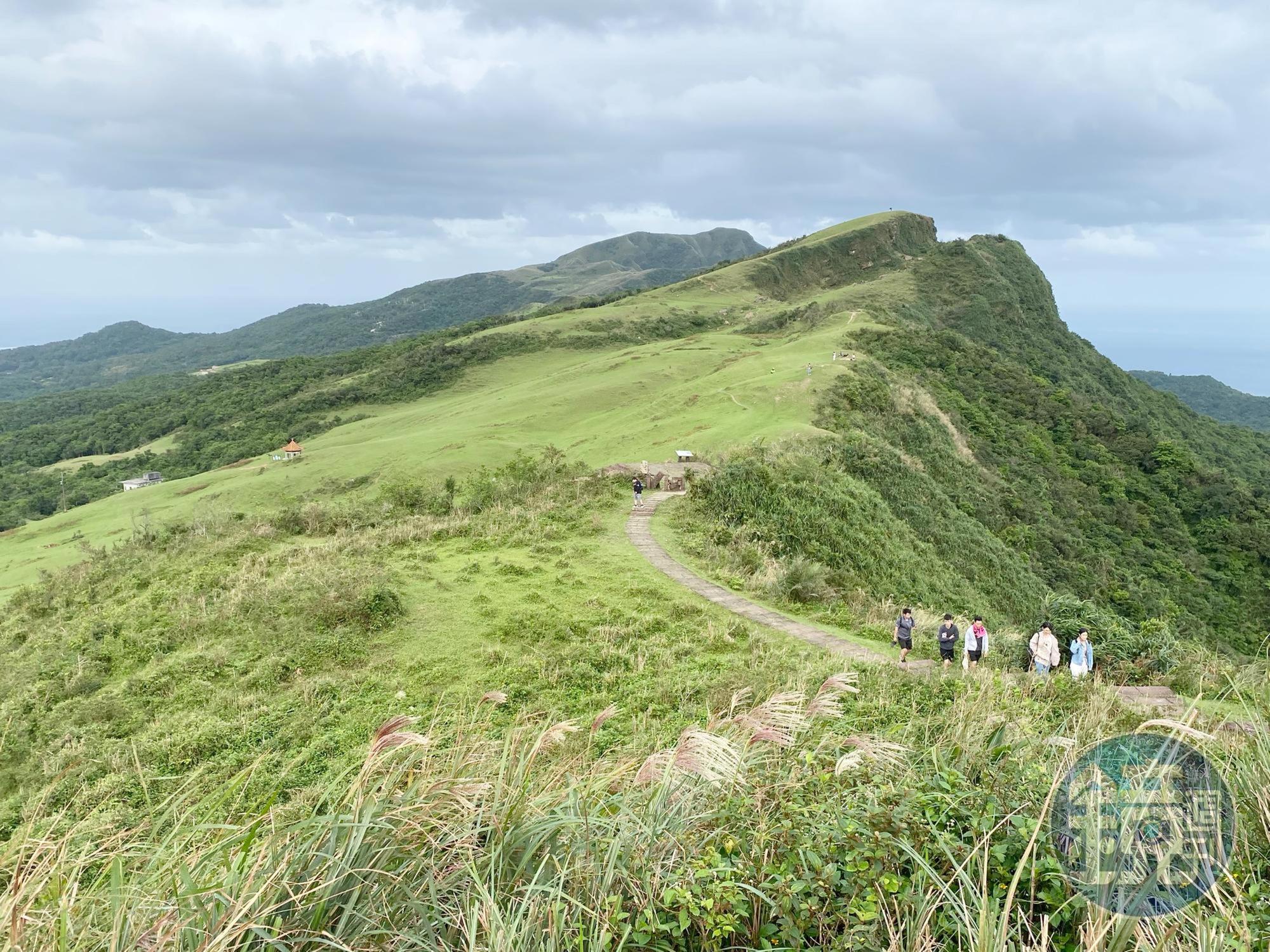 桃源谷舊稱為「大牛埔」或「綑牛仔山」，能眺望山海交會之美景。