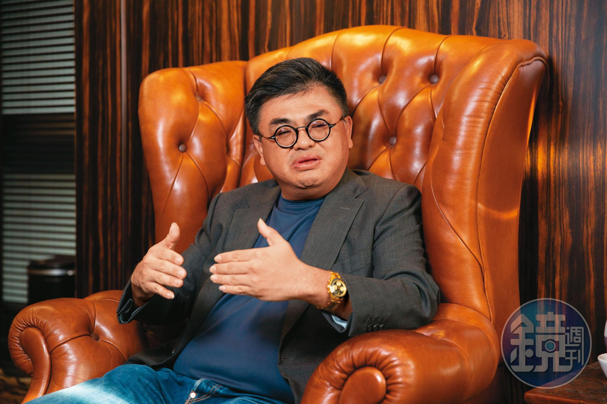 自述目前只花1成心力在建築事業，張鈞豪感嘆建築業難有成就感。
