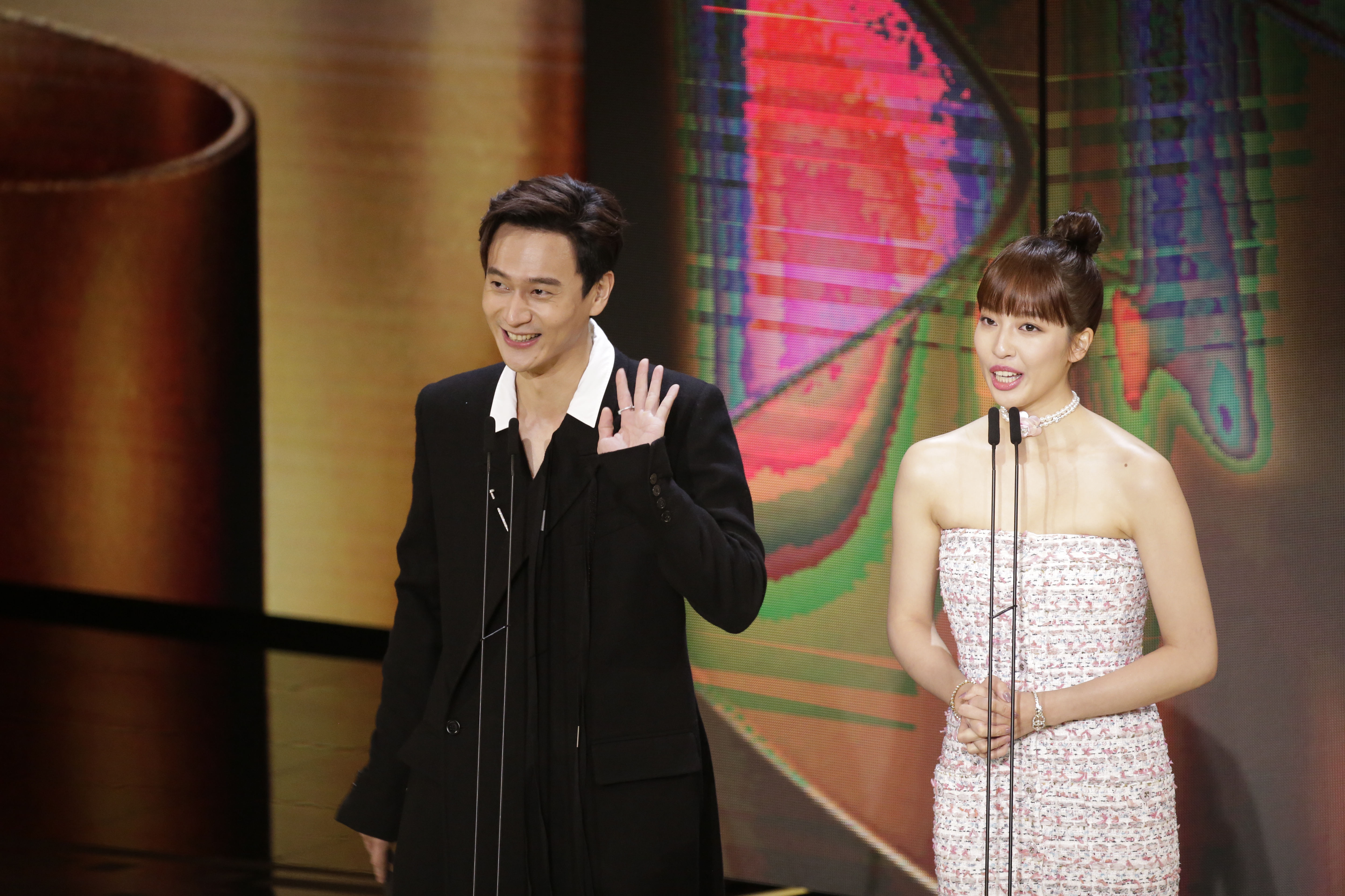 台視公布金馬獎收視最高點落在劉冠廷、王渝萱頒發「最佳劇情短片獎」。