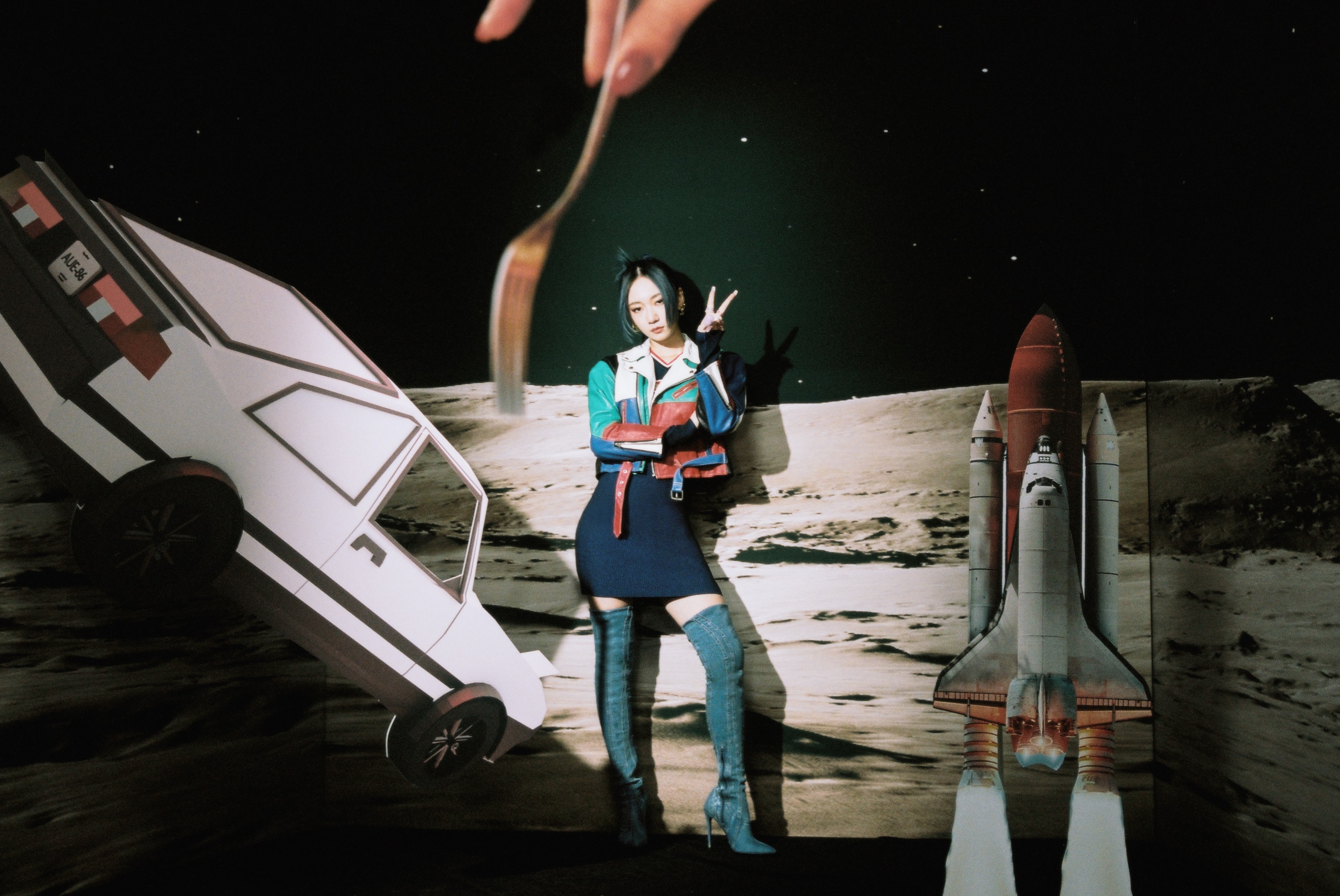 新專輯《IDFK》傳達了更真實、貼近私底下的 Julia。