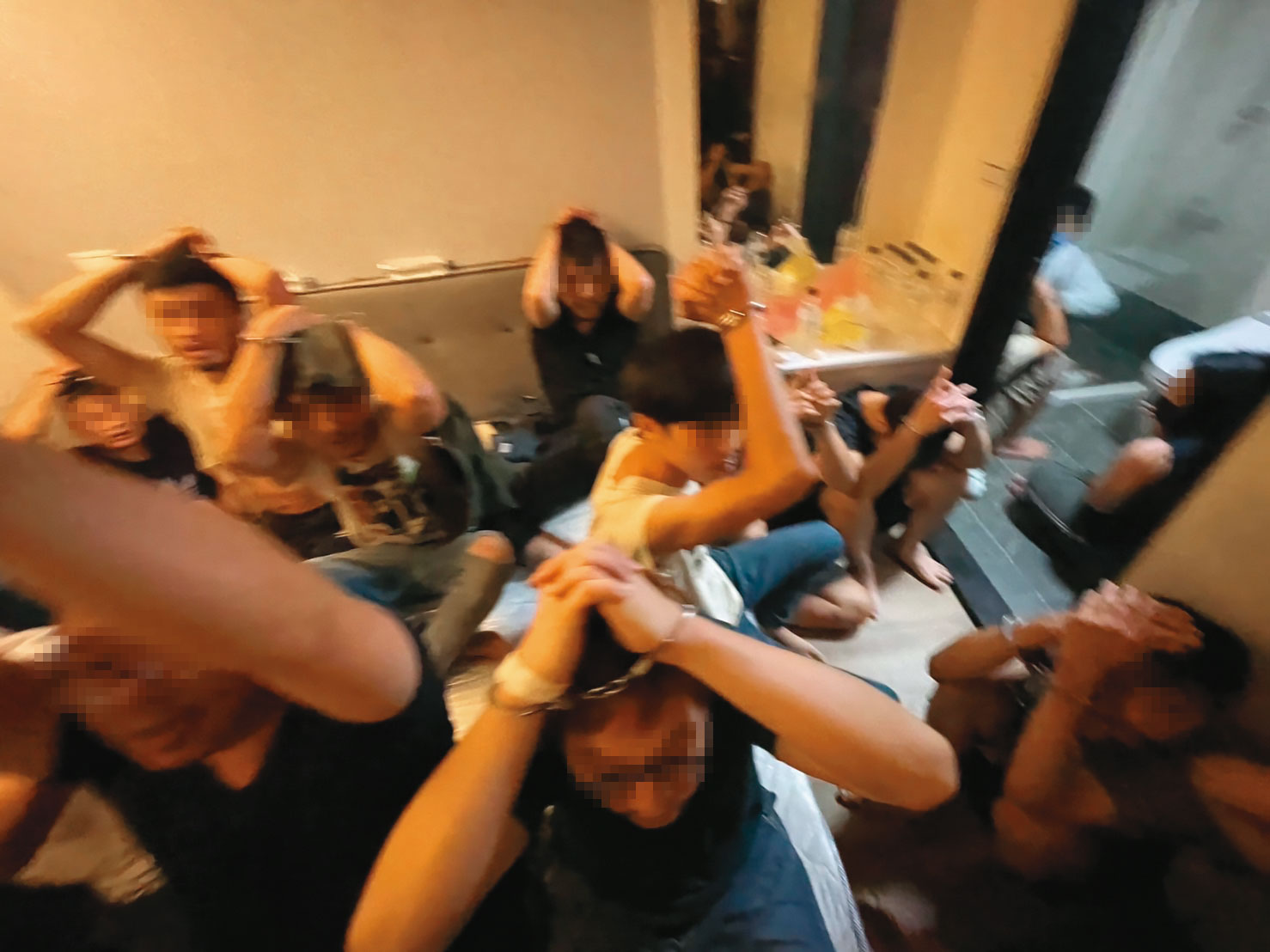 近日警方破獲多起詐騙集團囚禁、私刑虐待的案件，北中南遍地開花。（翻攝畫面）