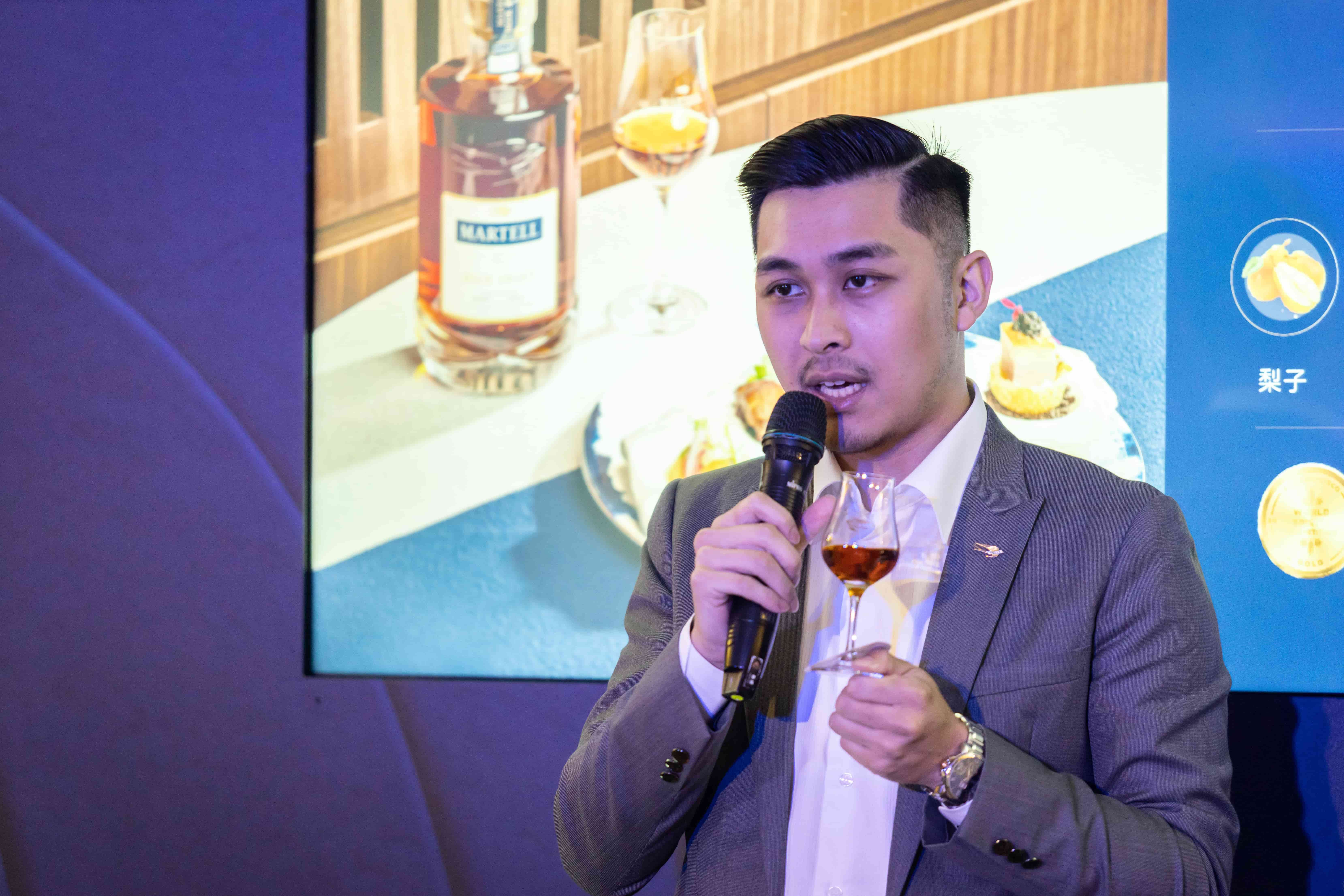 品牌大使Timothy談酒、解析起馬爹利家族的歷史，相當生動且鉅細靡遺。