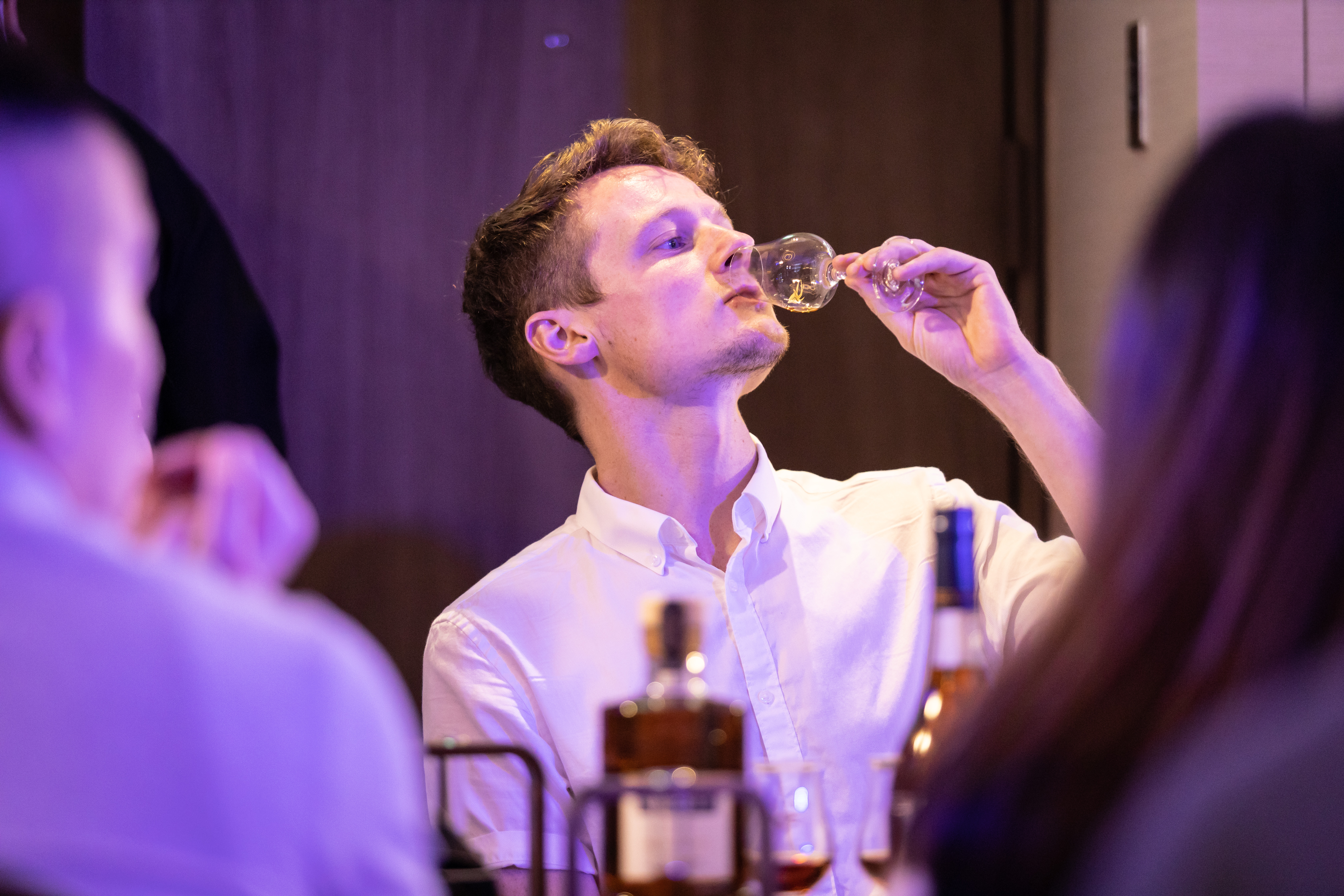 現場熱烈的氣氛，很容易讓人一杯接一杯。