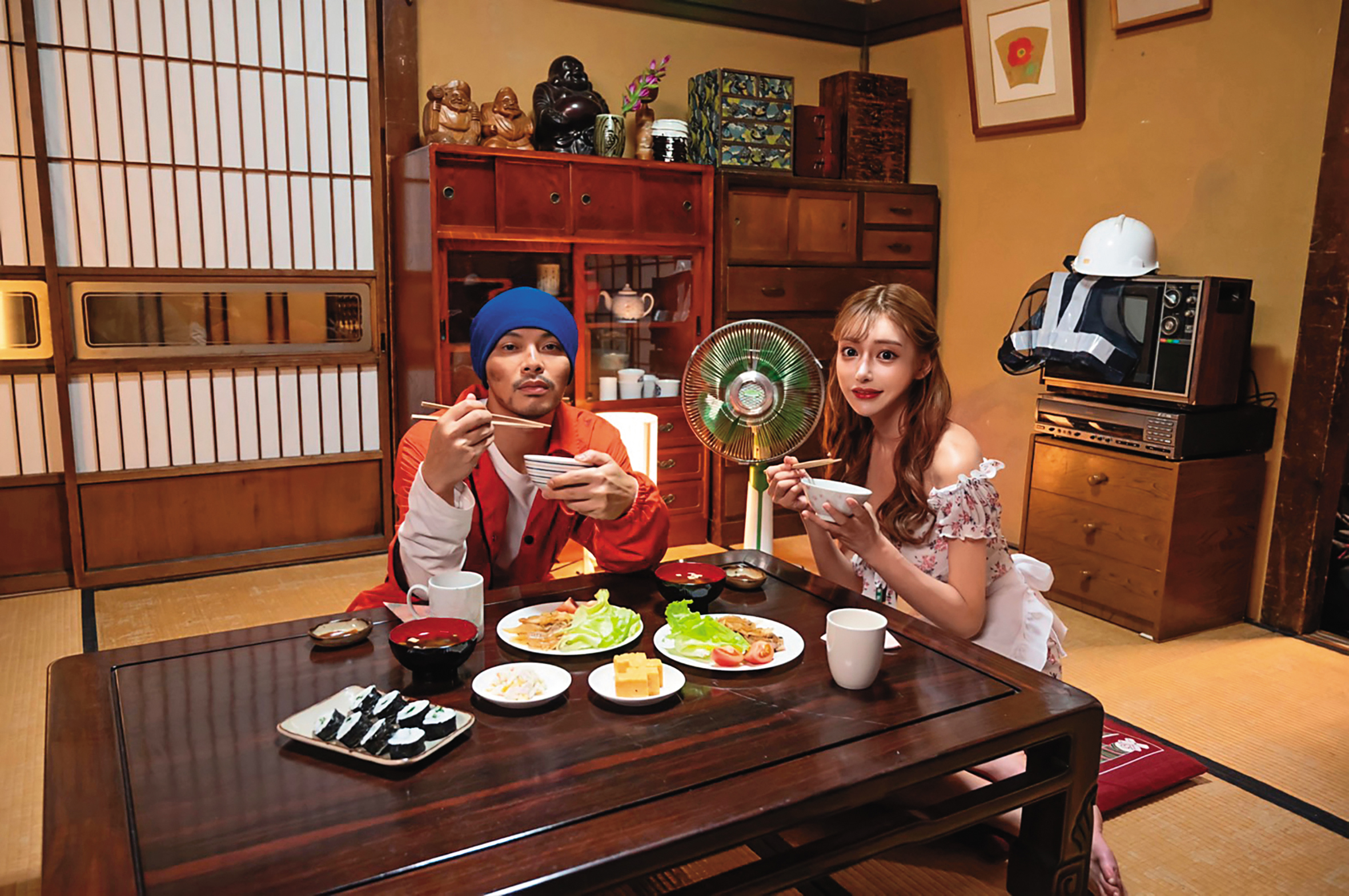 黃明志（左）邀來明日花綺羅（右）合作新歌〈我愛的〉，傳雙方鬧翻，明日花不願意配合宣傳。（翻攝自黃明志臉書）