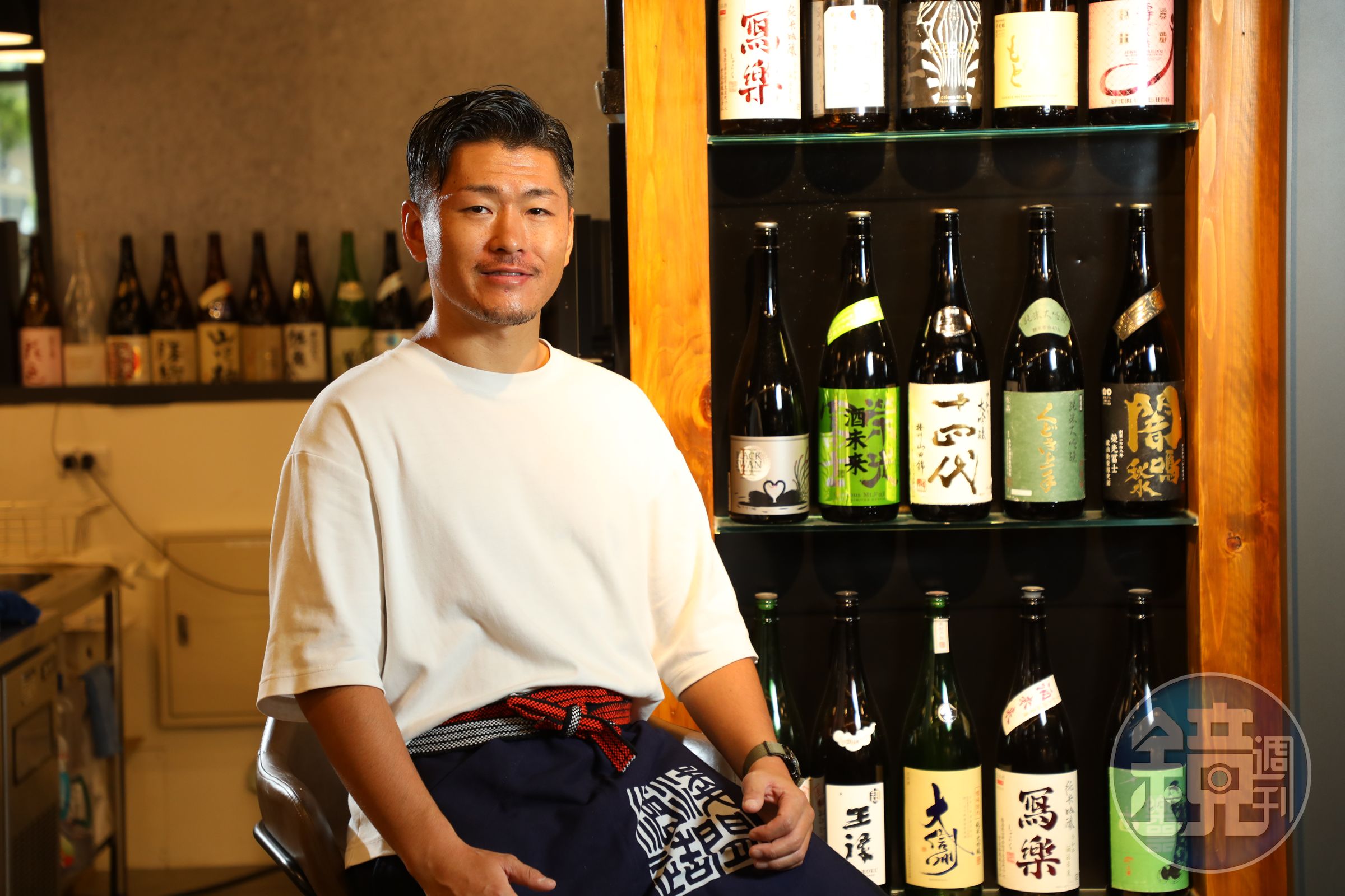 店主阿部太一出身酒鄉新潟卻不偏心故鄉，將日本各地好酒引進台灣。