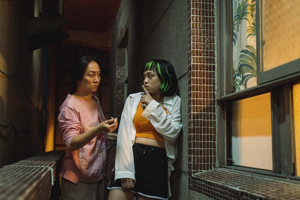 楊麗音（左）與李夢苡樺飾演母女，也雙雙入圍金馬獎最佳女配角。（双喜提供）