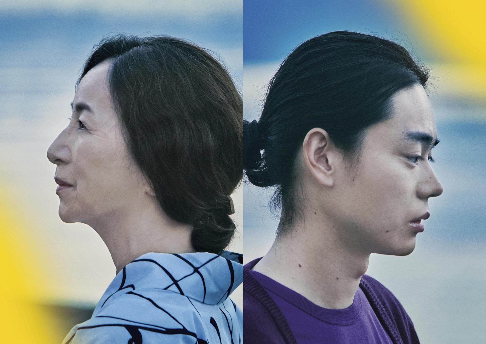 影后原田美枝子(左)與影帝菅田將暉在新片《百花》飾演母子,菅田看到罹患阿茲海默症的母親原田而產生內心糾葛。(東京國際影展提供)