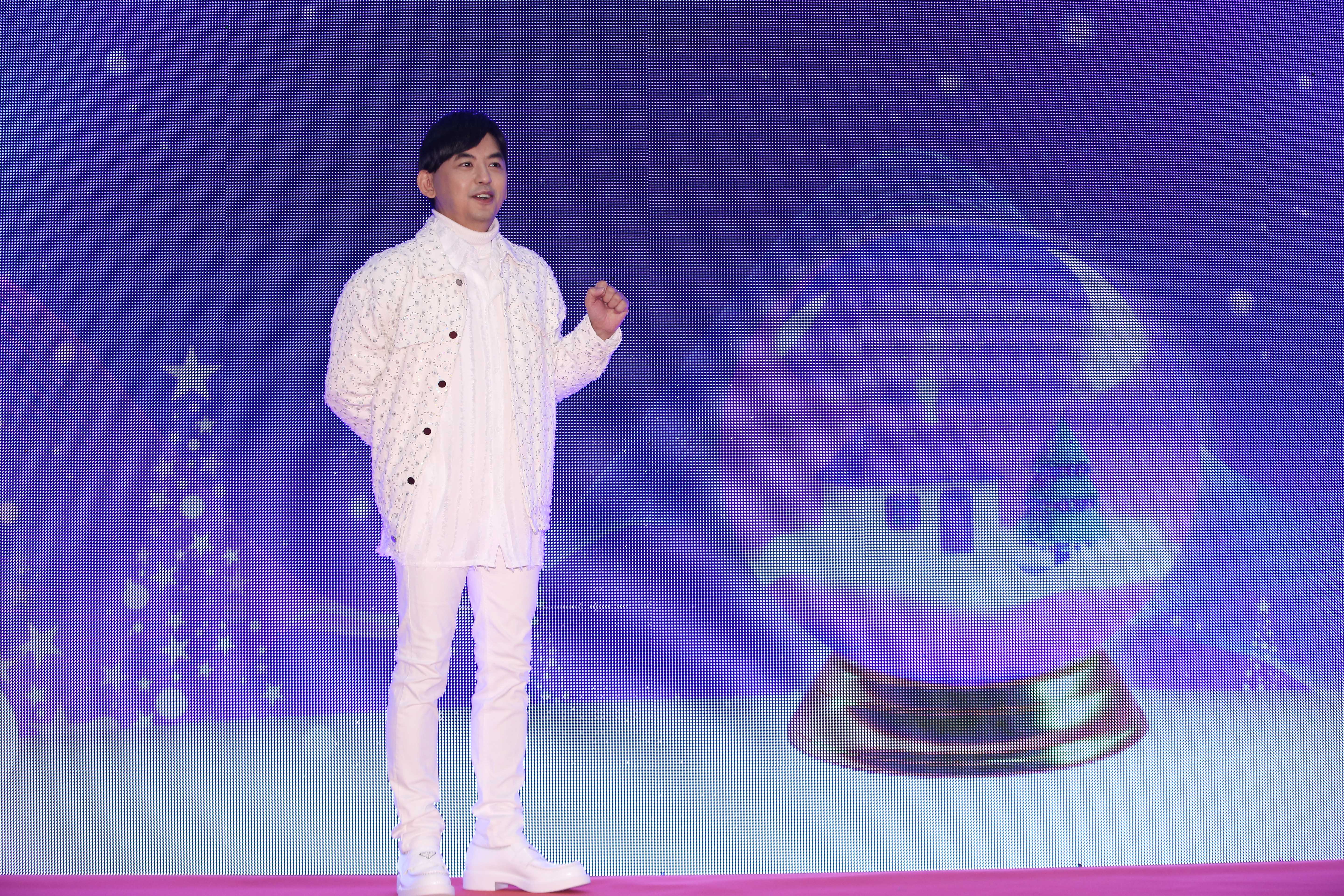 黃子佼今出席新北耶誕城巨星耶誕演唱會記者會。