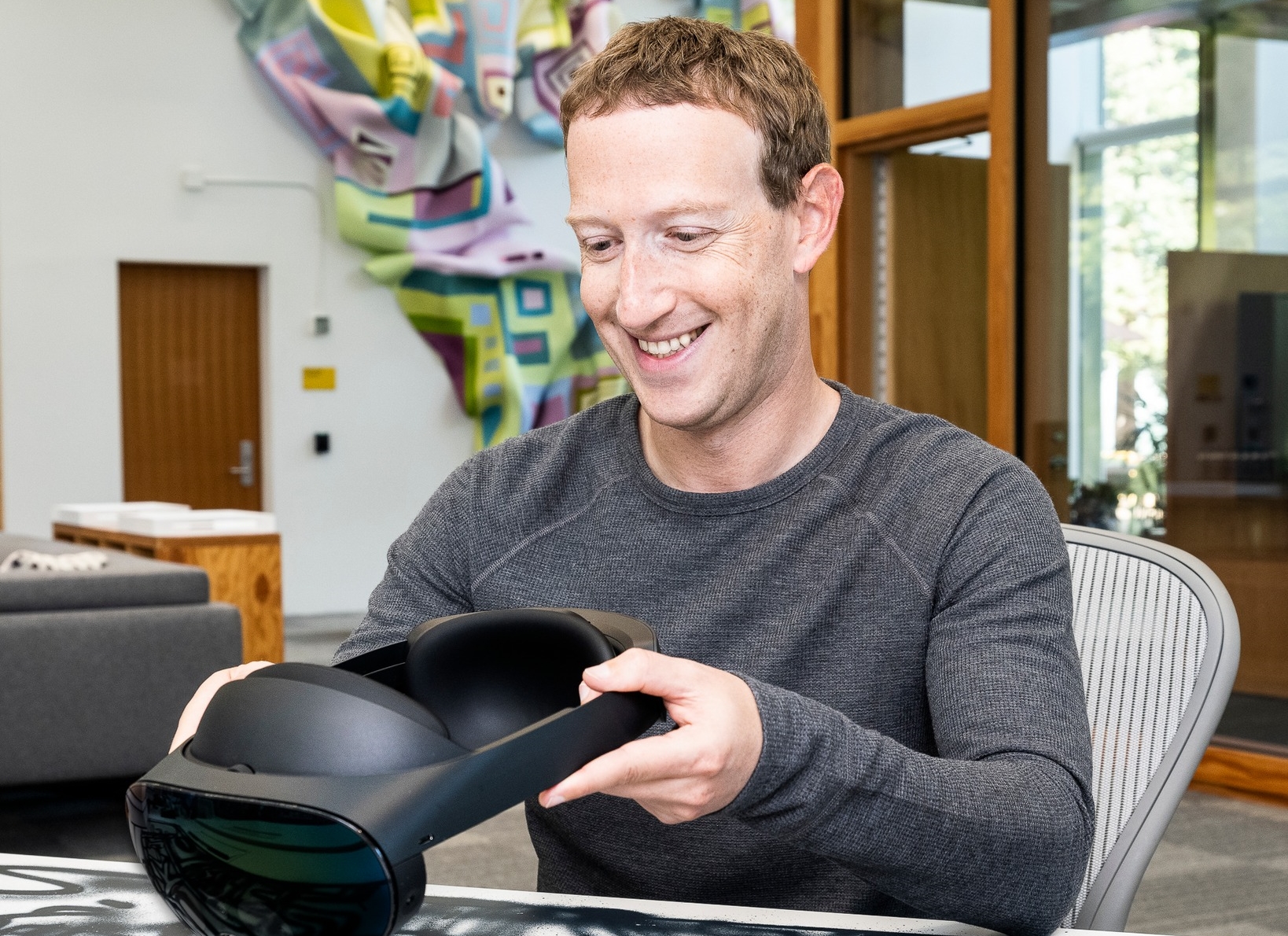 祖克柏爆將於2023年自行辭職，不過Meta發言人隨即否認。（翻攝自祖克柏臉書）