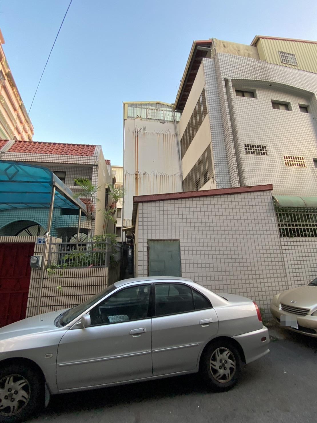 張麗善違建另一角。(立委劉建國辦公室提供)