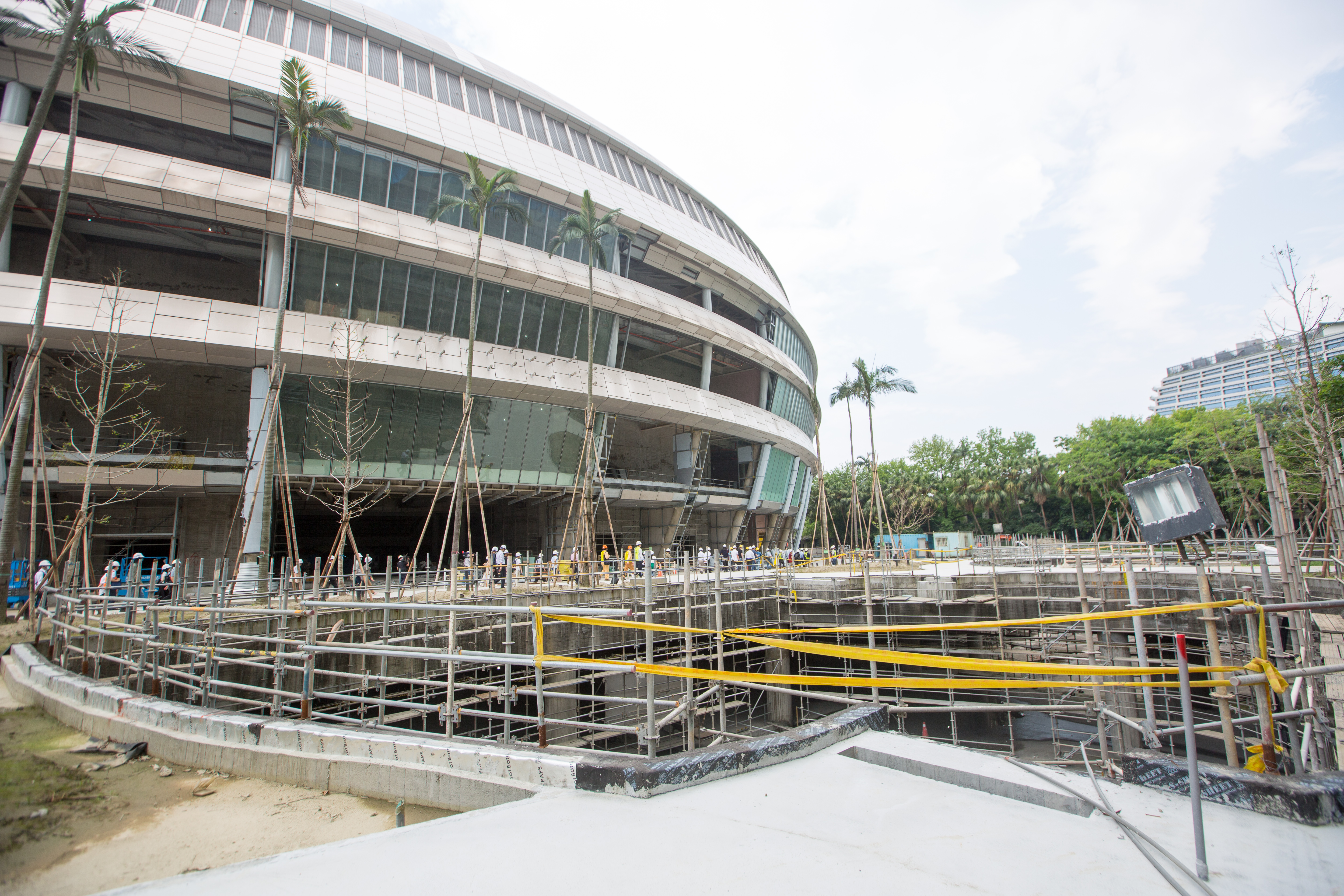 台北大巨蛋逃生避難設計遭質疑是放水通過審查。（本刊資料照）