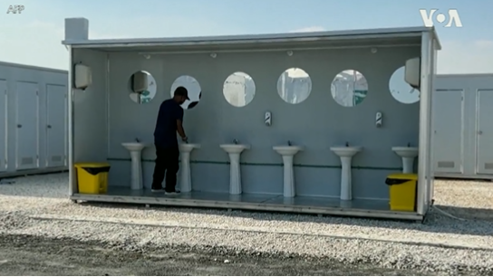 一個「球迷村」兩樣情！中國人見「中國製造」高潮了，外國客：糟糕又貴。（翻自《美國之音》）