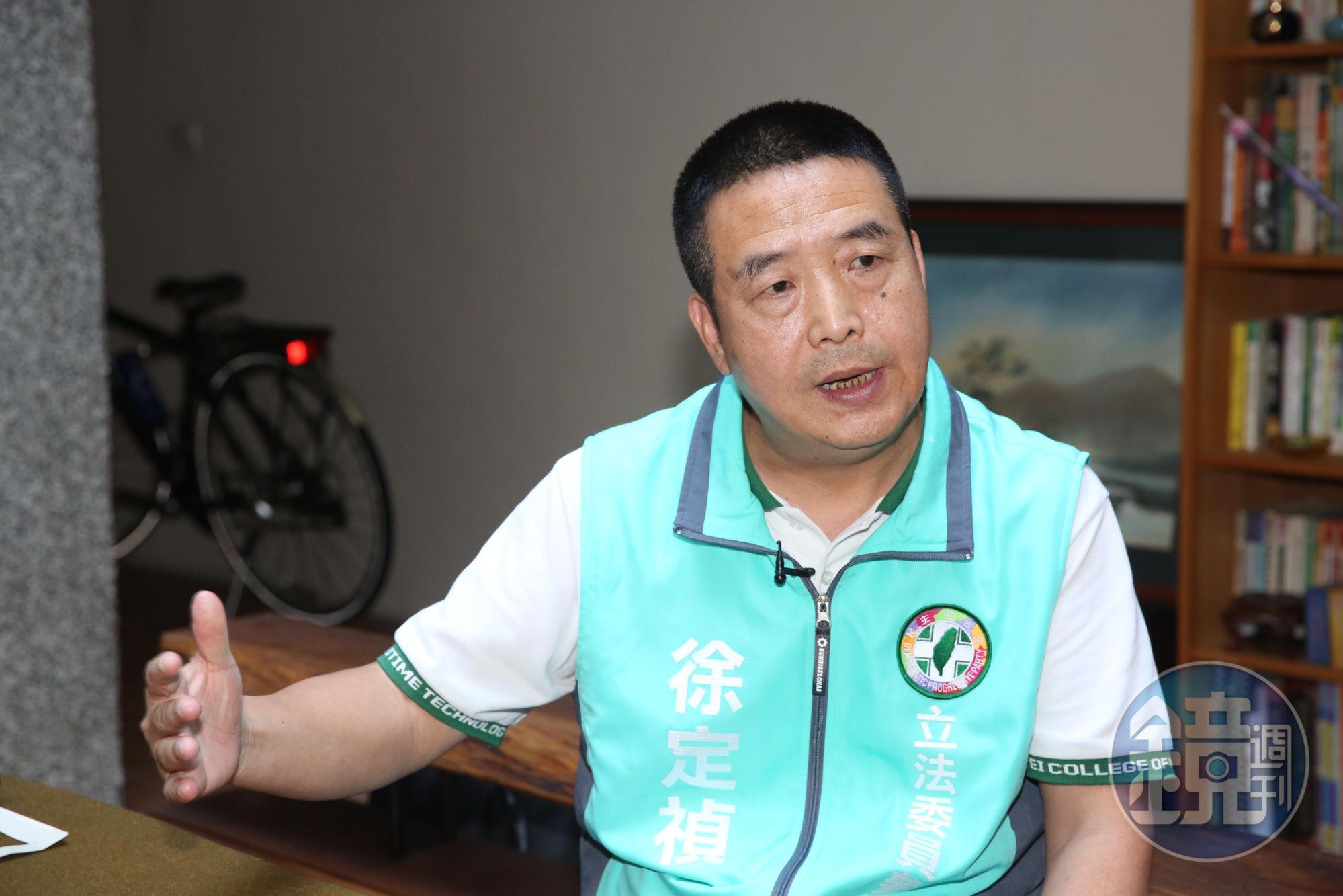 民進黨苗栗縣長候選人徐定禎(圖)近日遭地方人士「貓哥」彭錦淼數度發出公開信批「忘恩負義」。(本刊資料照)