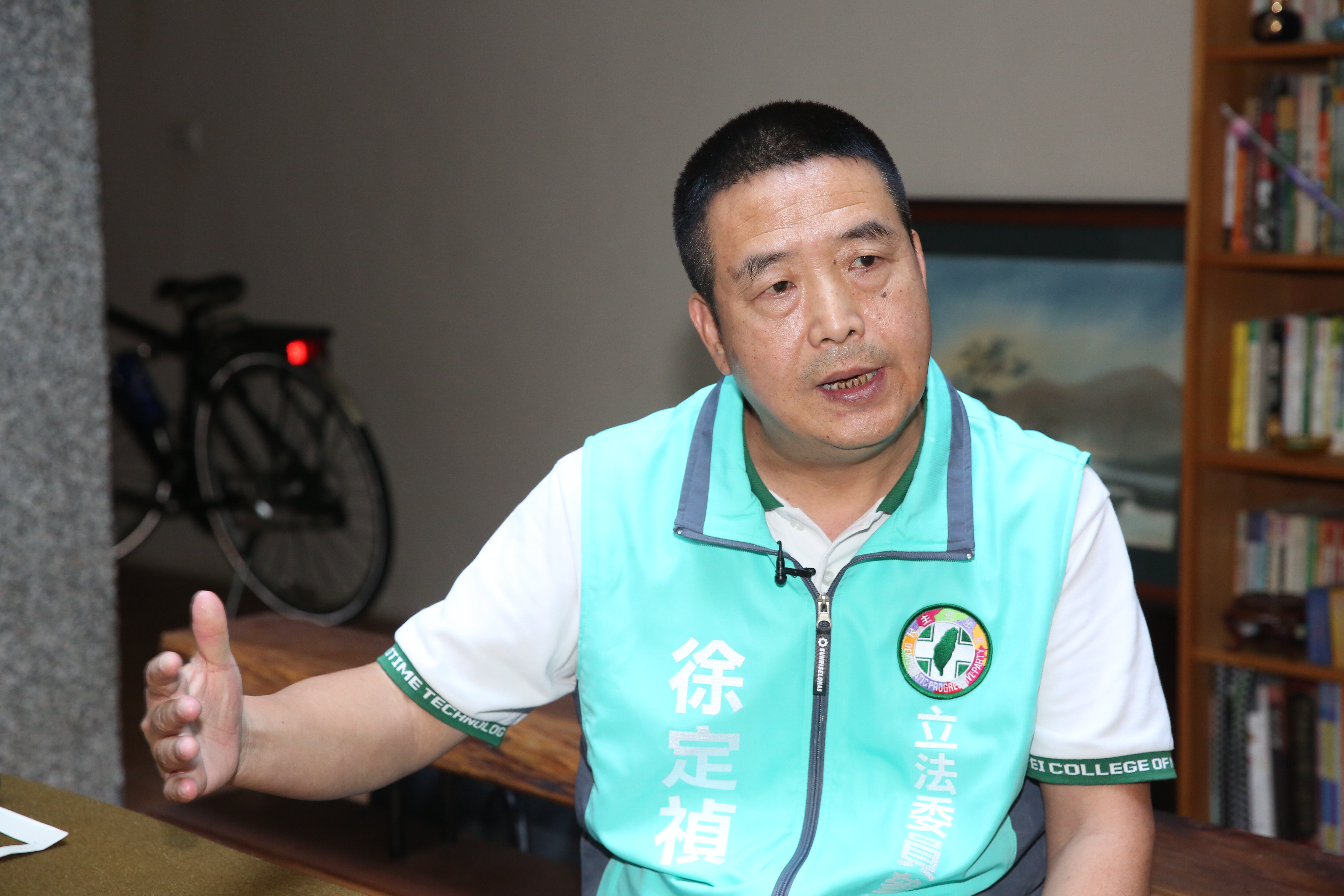 民進黨苗栗縣長候選人徐定禎（圖）近日遭地方人士「貓哥」彭錦淼數度發出公開信批「忘恩負義」。（本刊資料照）