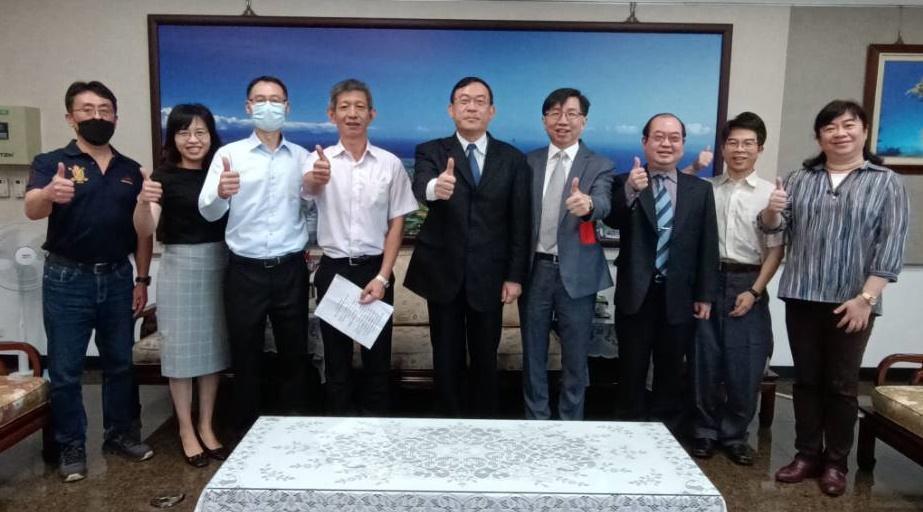 宜蘭地檢署在檢察長李嘉明帶領下,查賄績效卓著,邢泰釗專程前往慰勉基層同仁辛勞。(最高檢提供)