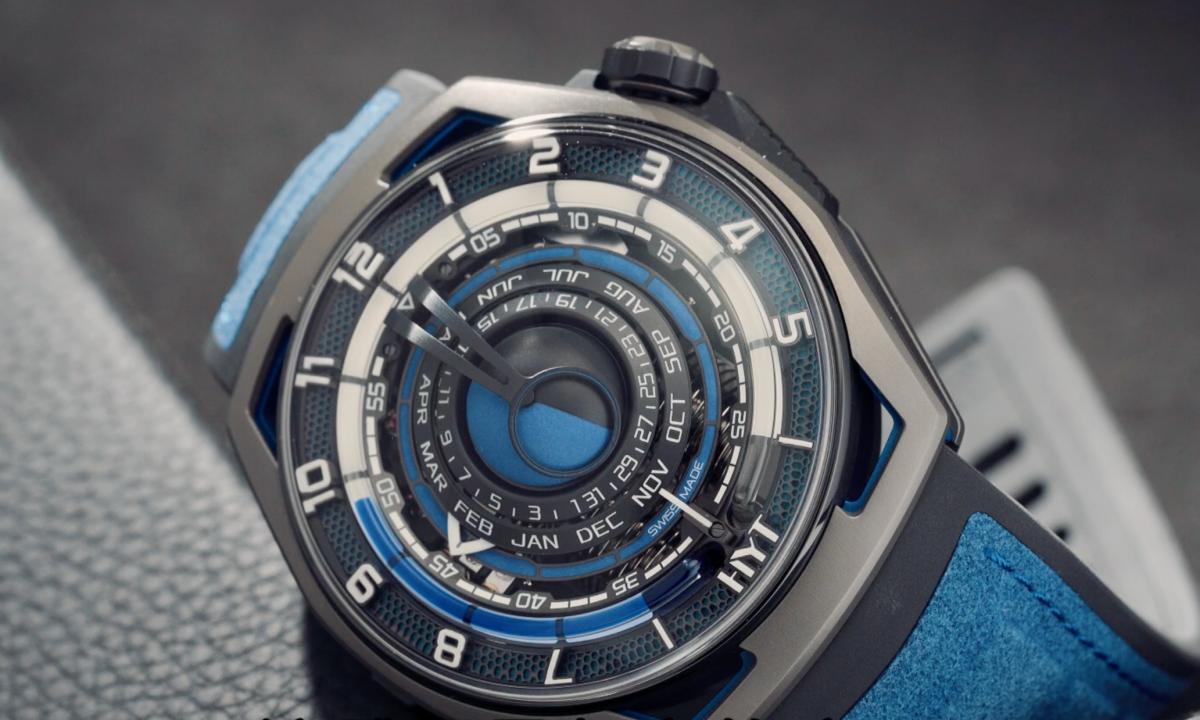 獨立製錶品牌的設計趨勢，在外型尺寸皆稍有收斂，使更符合收藏家在日常生活佩戴。圖為度過危機後捲土重來的HYT液體顯示月相腕錶。