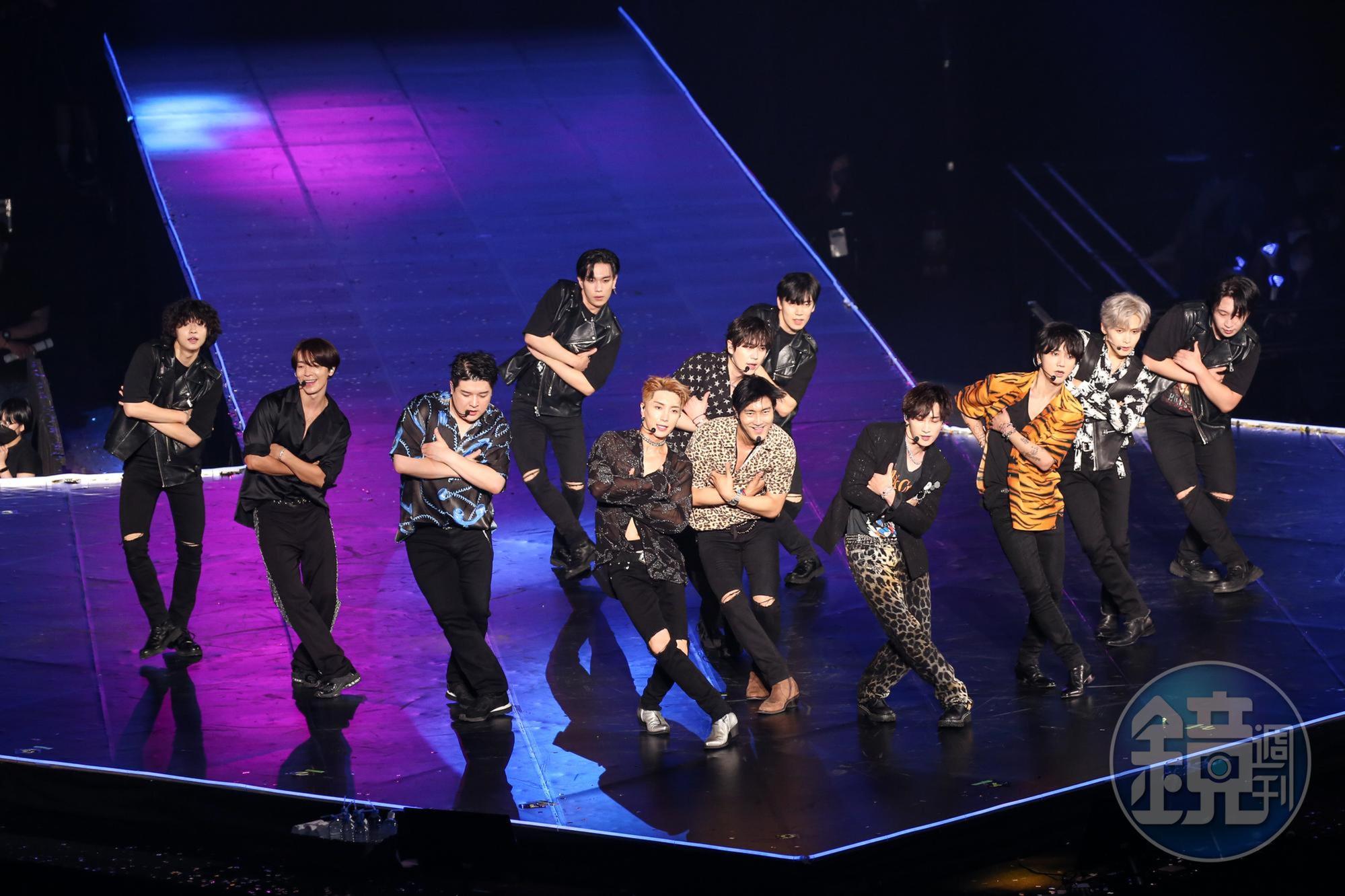 Super Junior帶來經典〈Sorry Sorry〉歌曲。